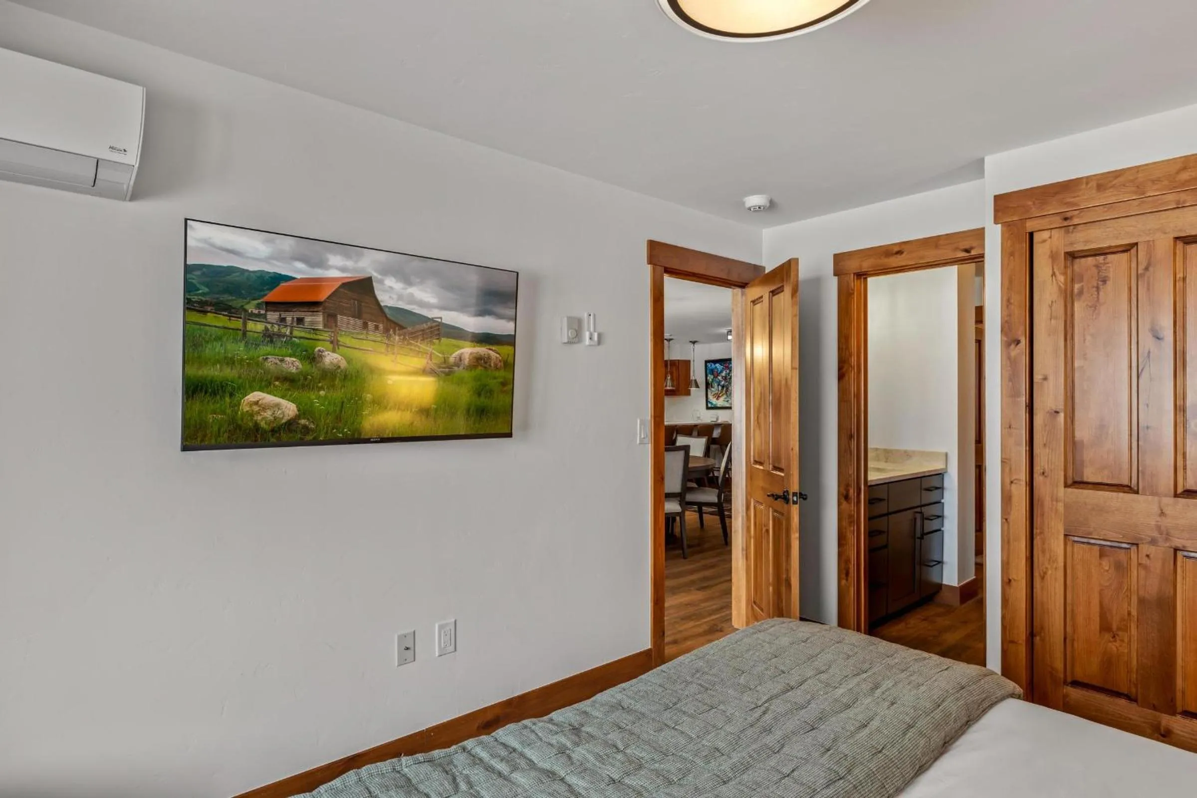Bed in Bear Claw 312 - Ski-in Ski-out Condo!