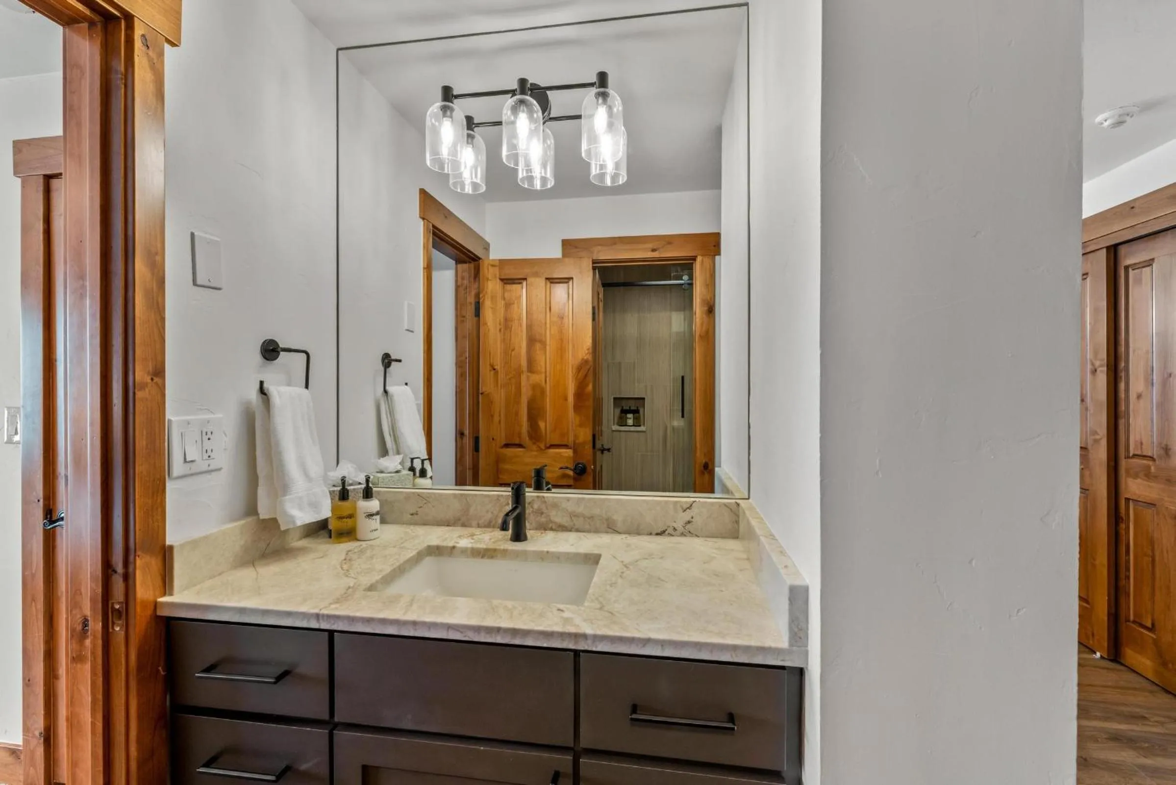 Bear Claw 312 - Ski-in Ski-out Condo!