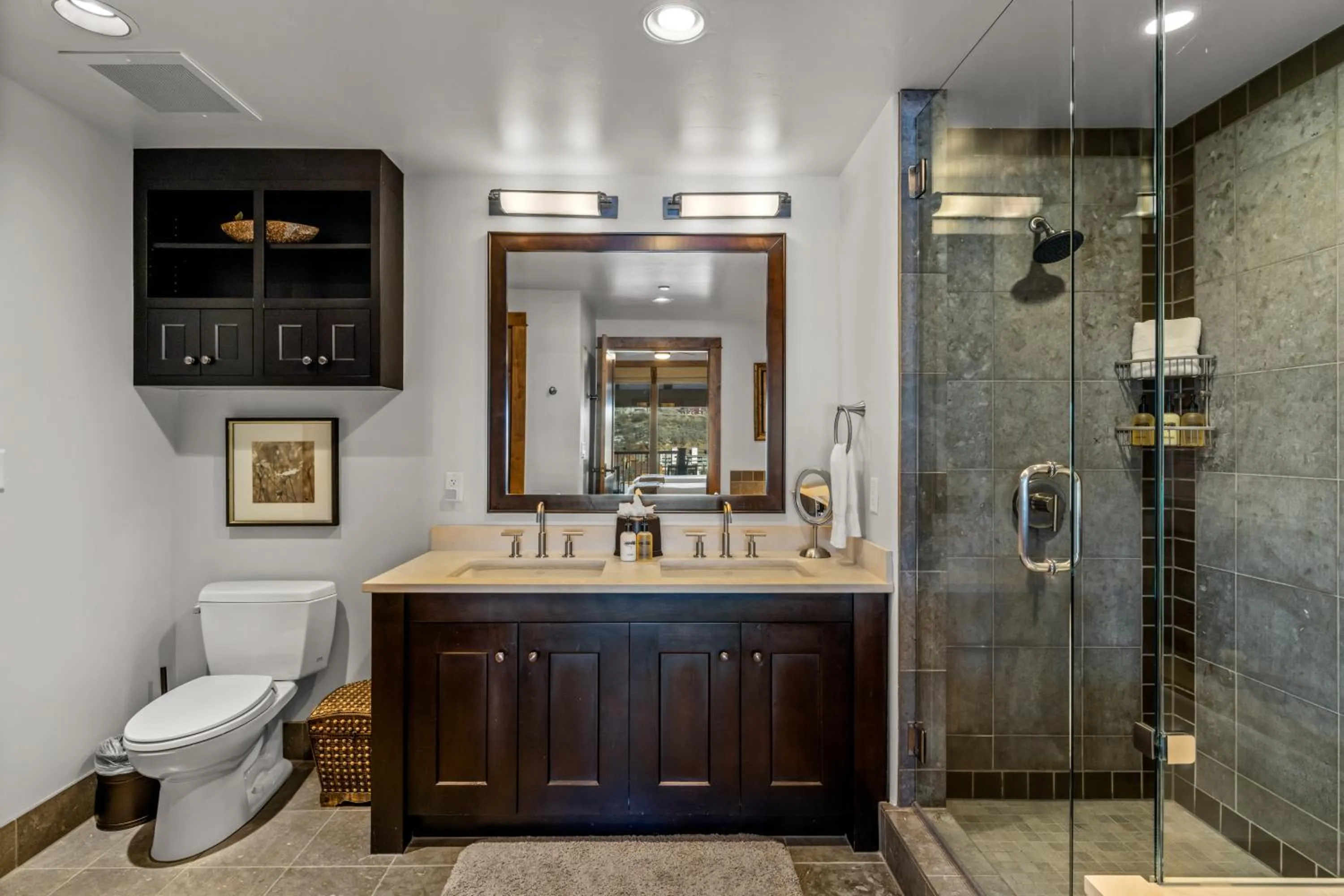 Edgemont 2305 - Luxury Ski-in Ski-out Condo