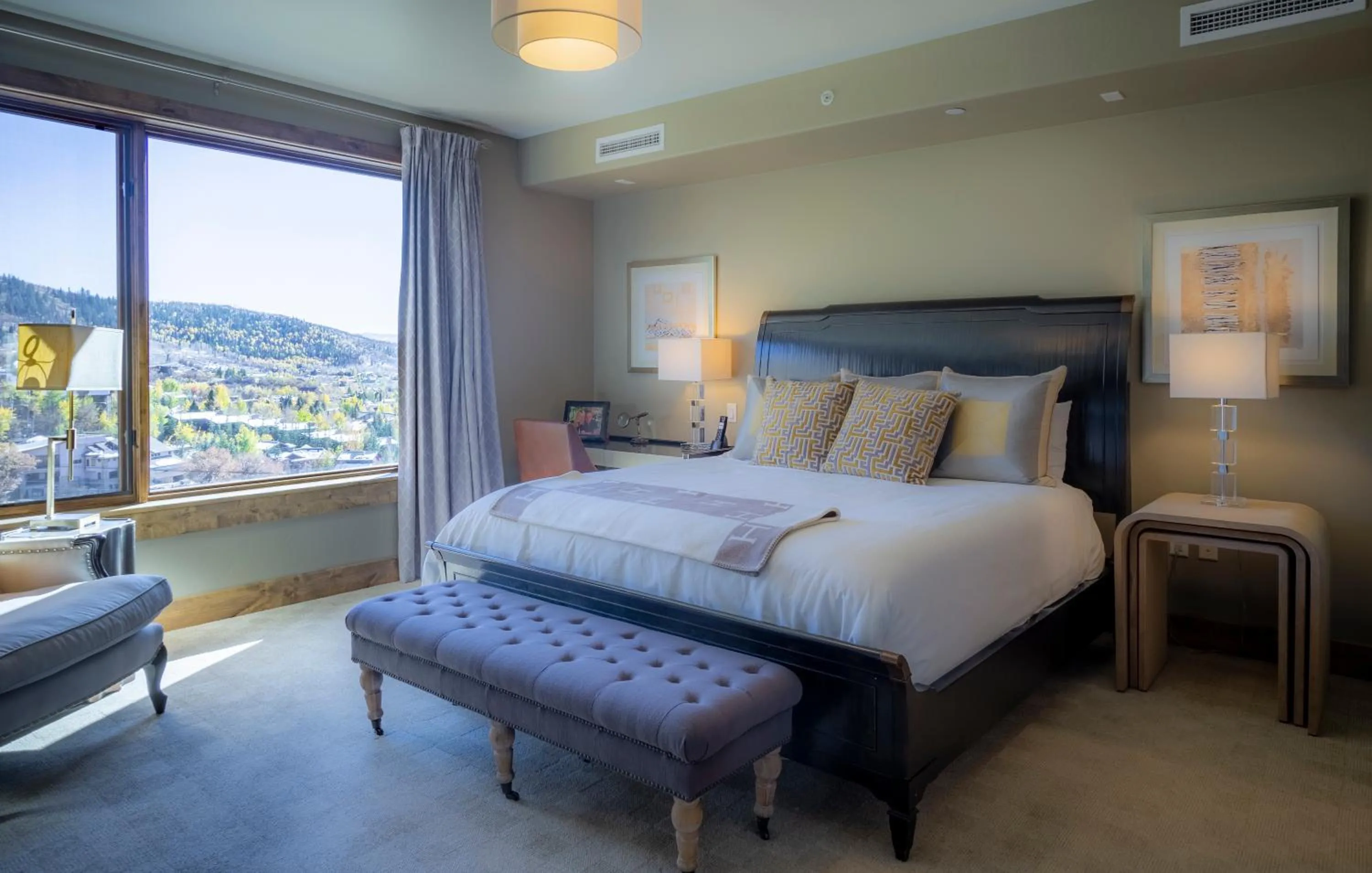 Bed in Edgemont 2704 - Luxury Ski-in Ski-out Condo