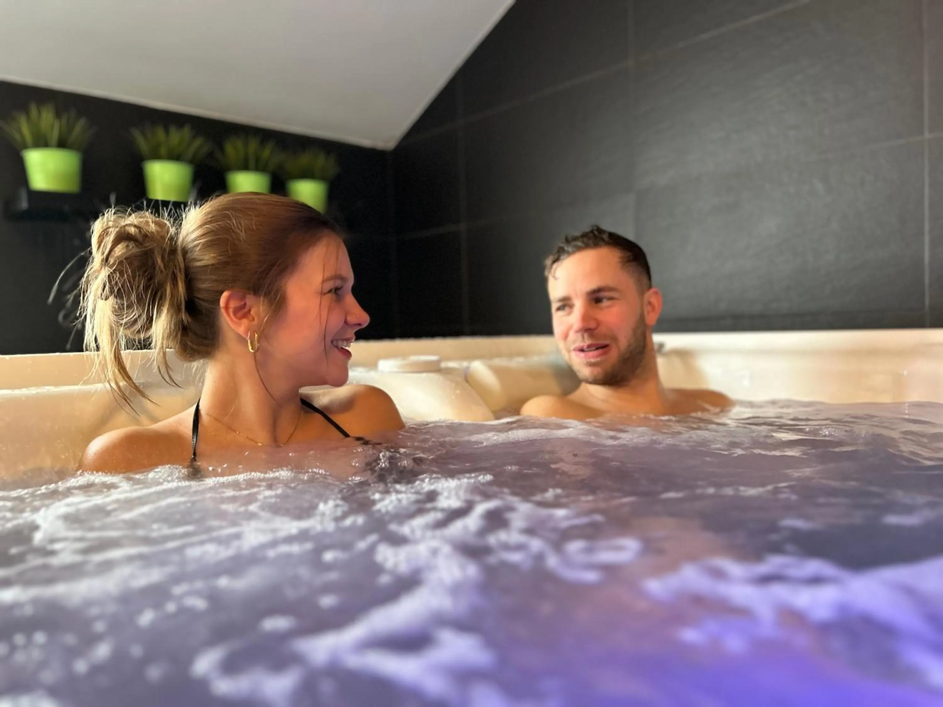 Spa and wellness centre/facilities in Hôtel L'Amandier