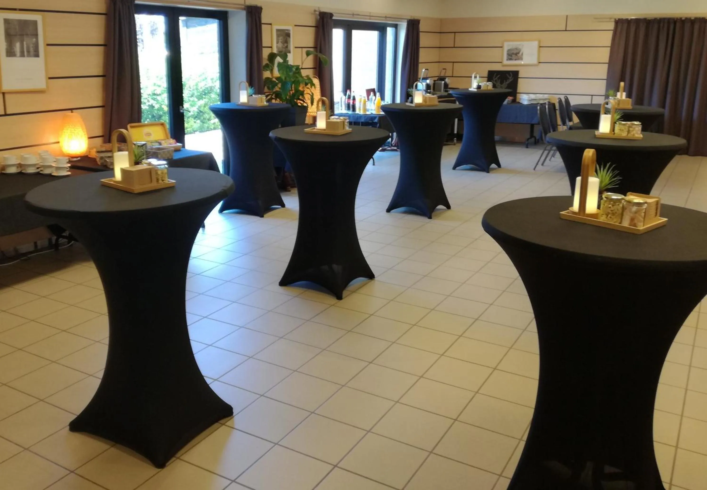 Business facilities in Hôtel L'Amandier