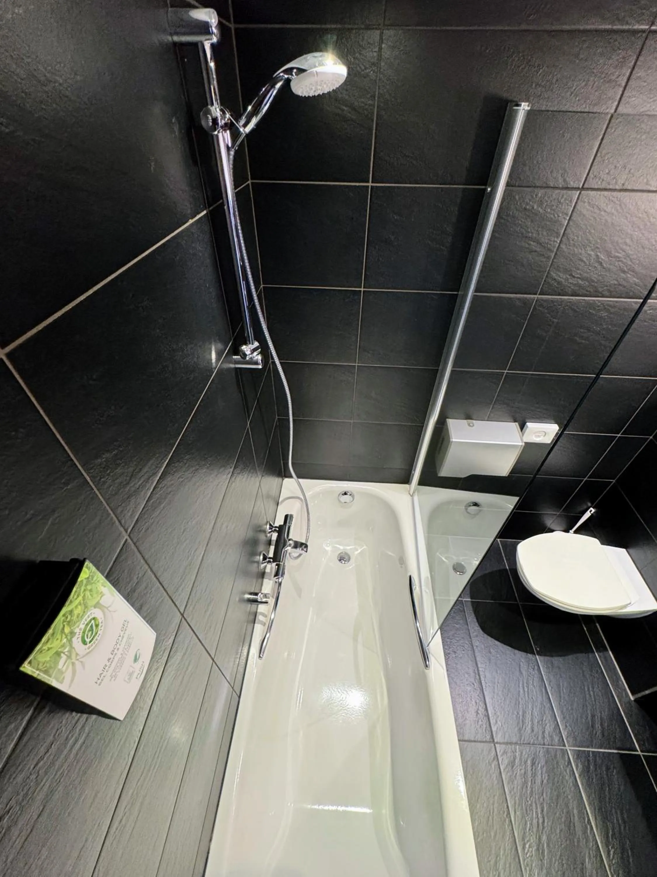 Bathroom in Hôtel L'Amandier