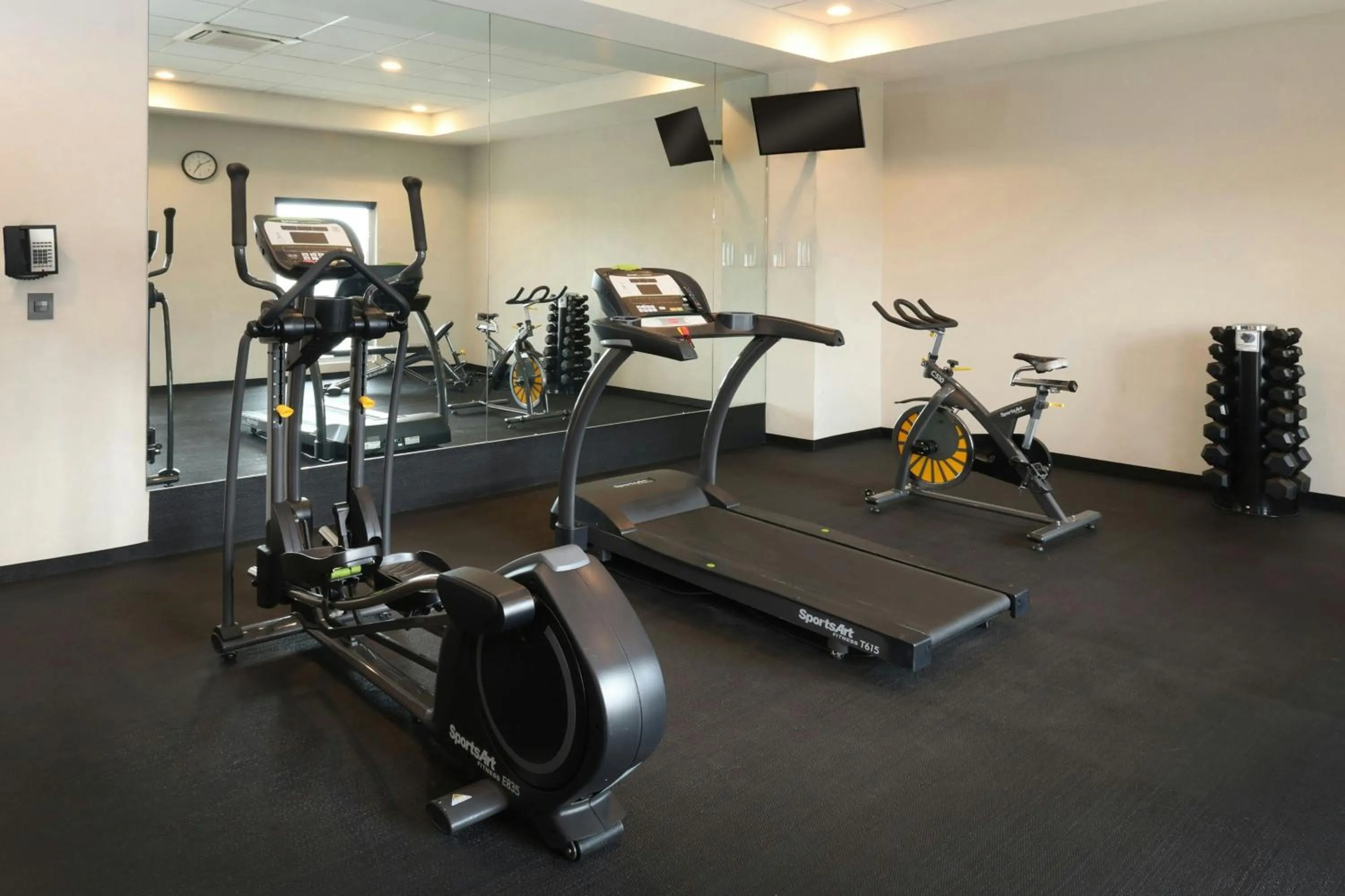 Fitness centre/facilities in City Express Plus by Marriott Ciudad de México Mundo E