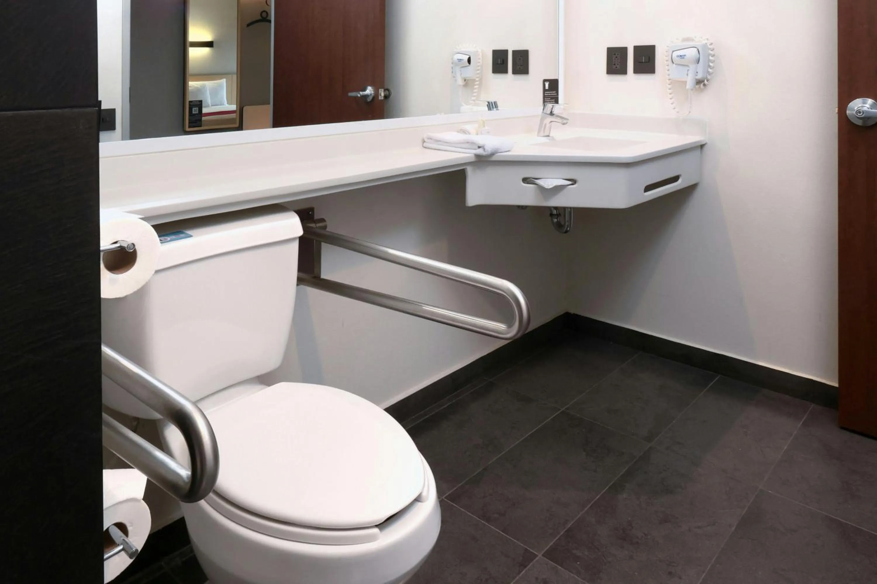 Bathroom in City Express Plus by Marriott Ciudad de México Mundo E