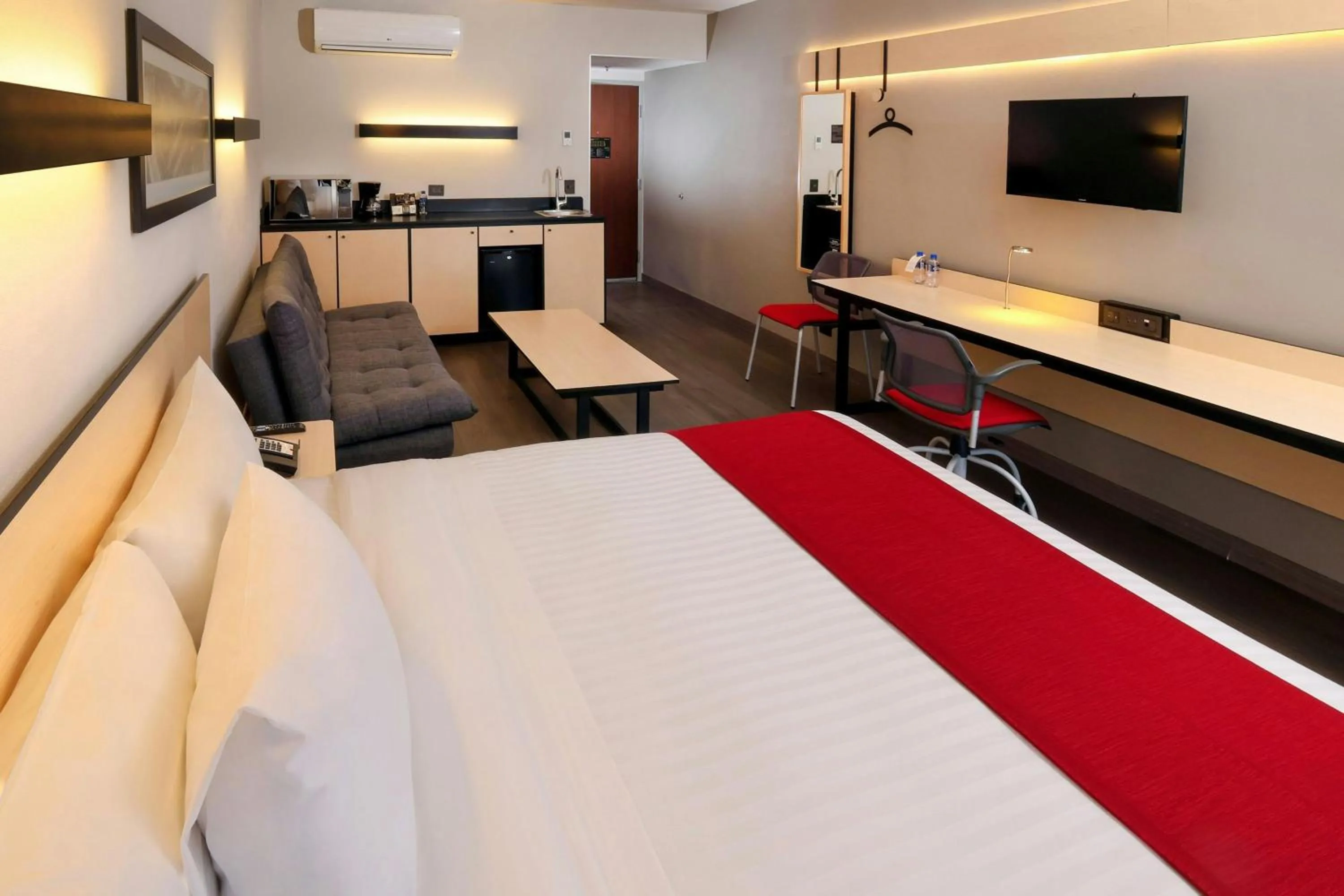 Bedroom, Bed in City Express Plus by Marriott Ciudad de México Mundo E
