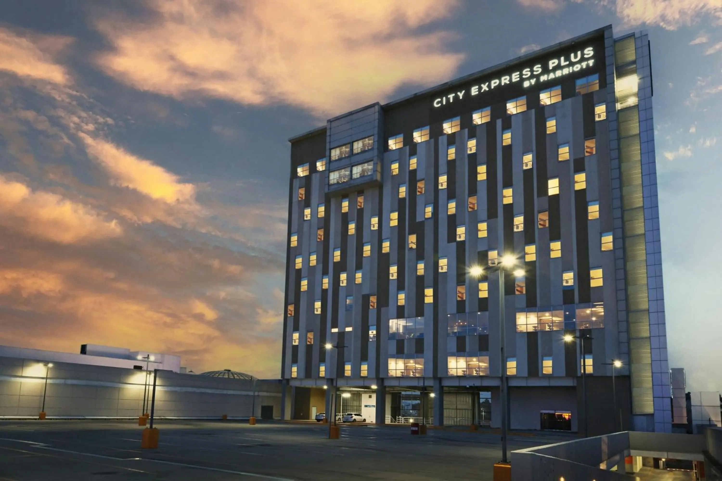 Property building in City Express Plus by Marriott Ciudad de México Mundo E