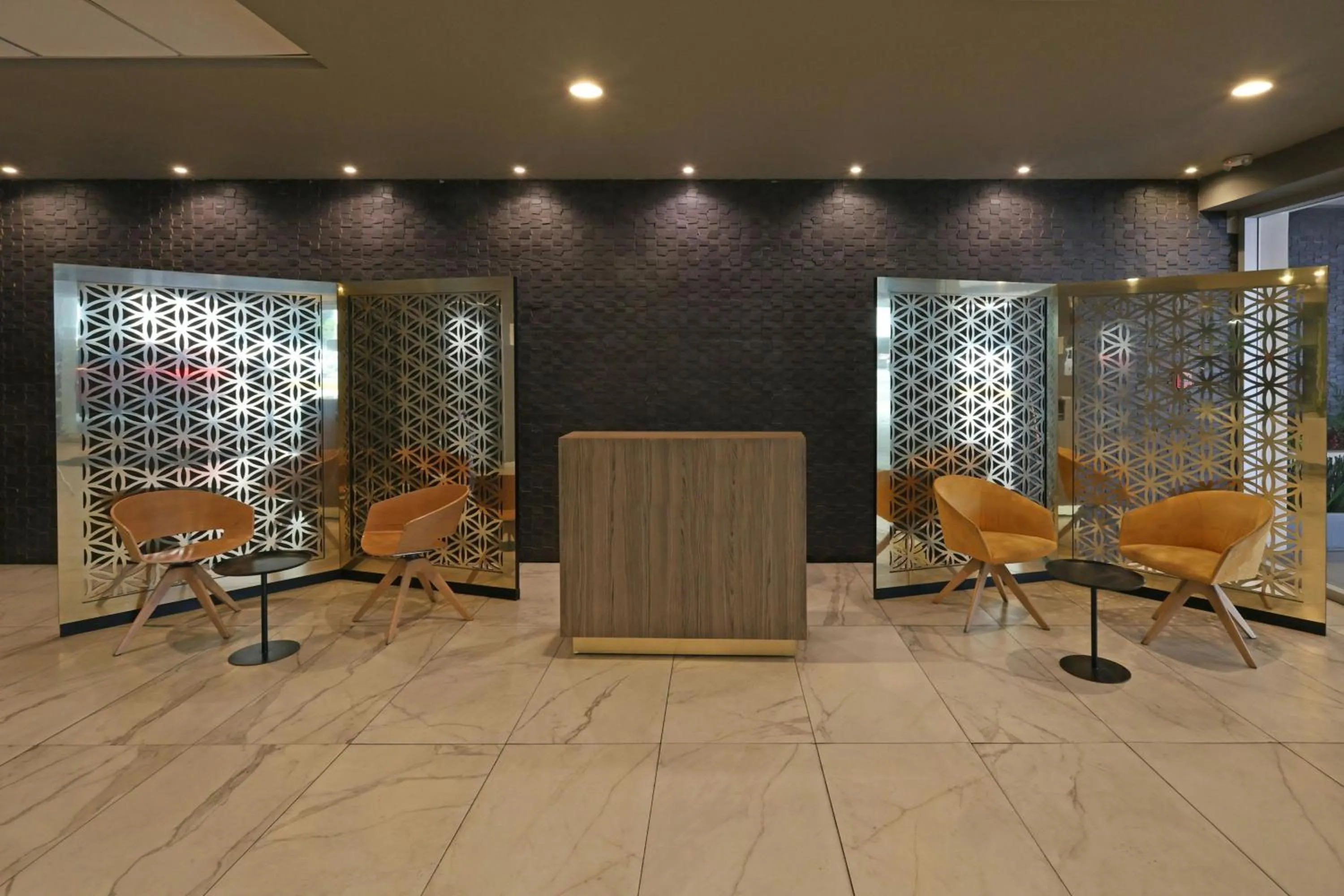 Lobby or reception in City Express Plus by Marriott Ciudad de México Mundo E