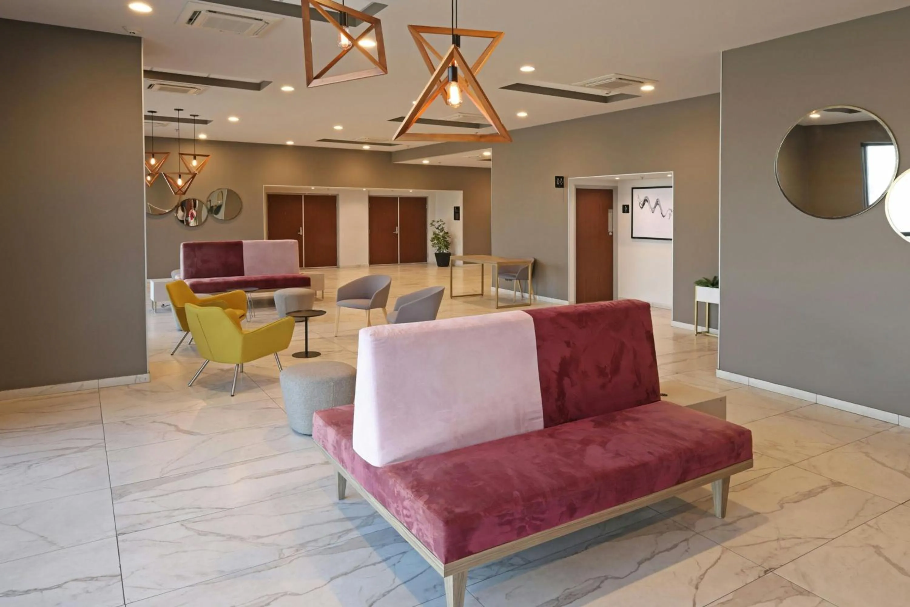 Lobby or reception in City Express Plus by Marriott Ciudad de México Mundo E