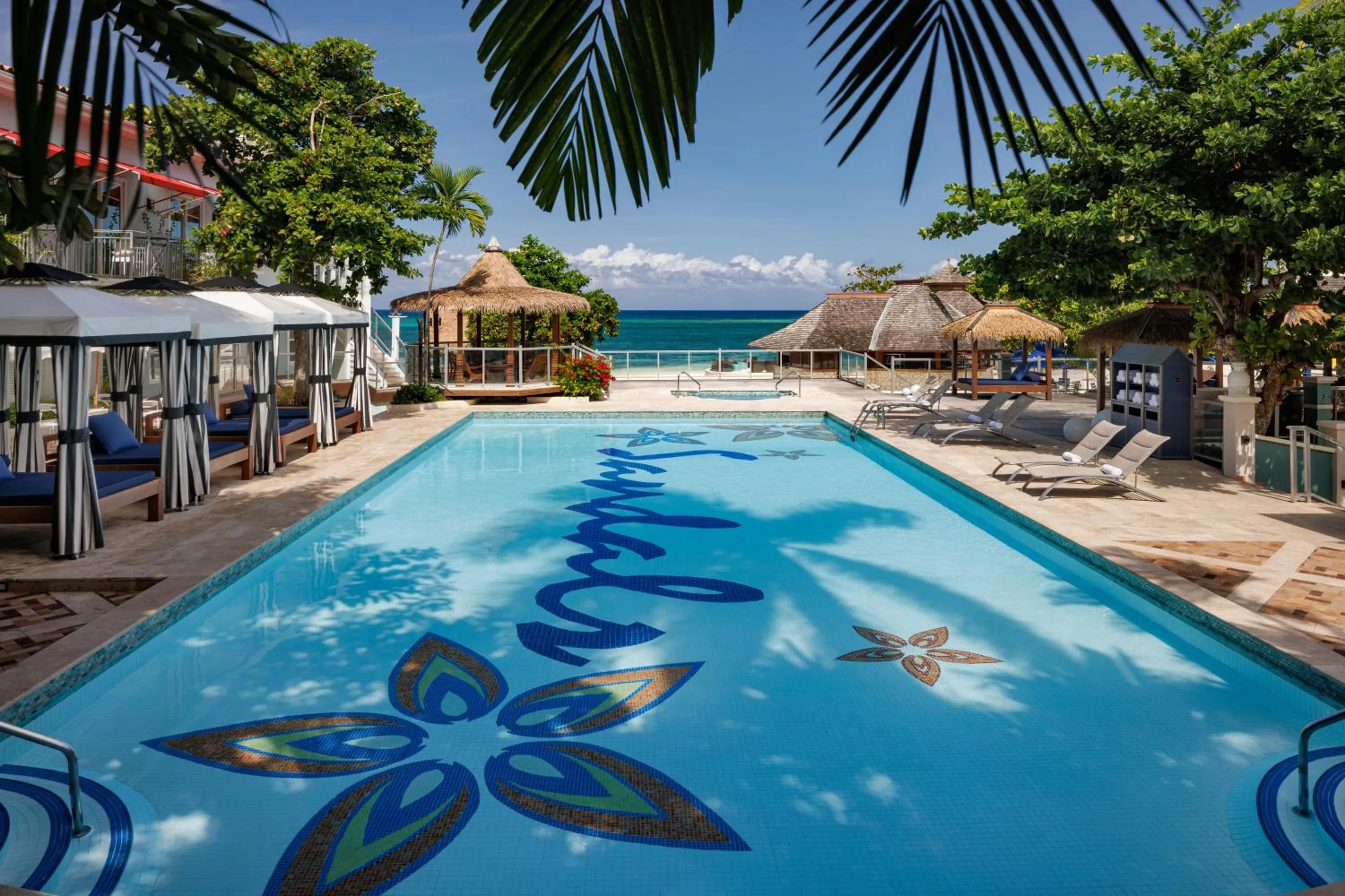 Swimming pool in Sandals Montego Bay All Inclusive - Couples Only
