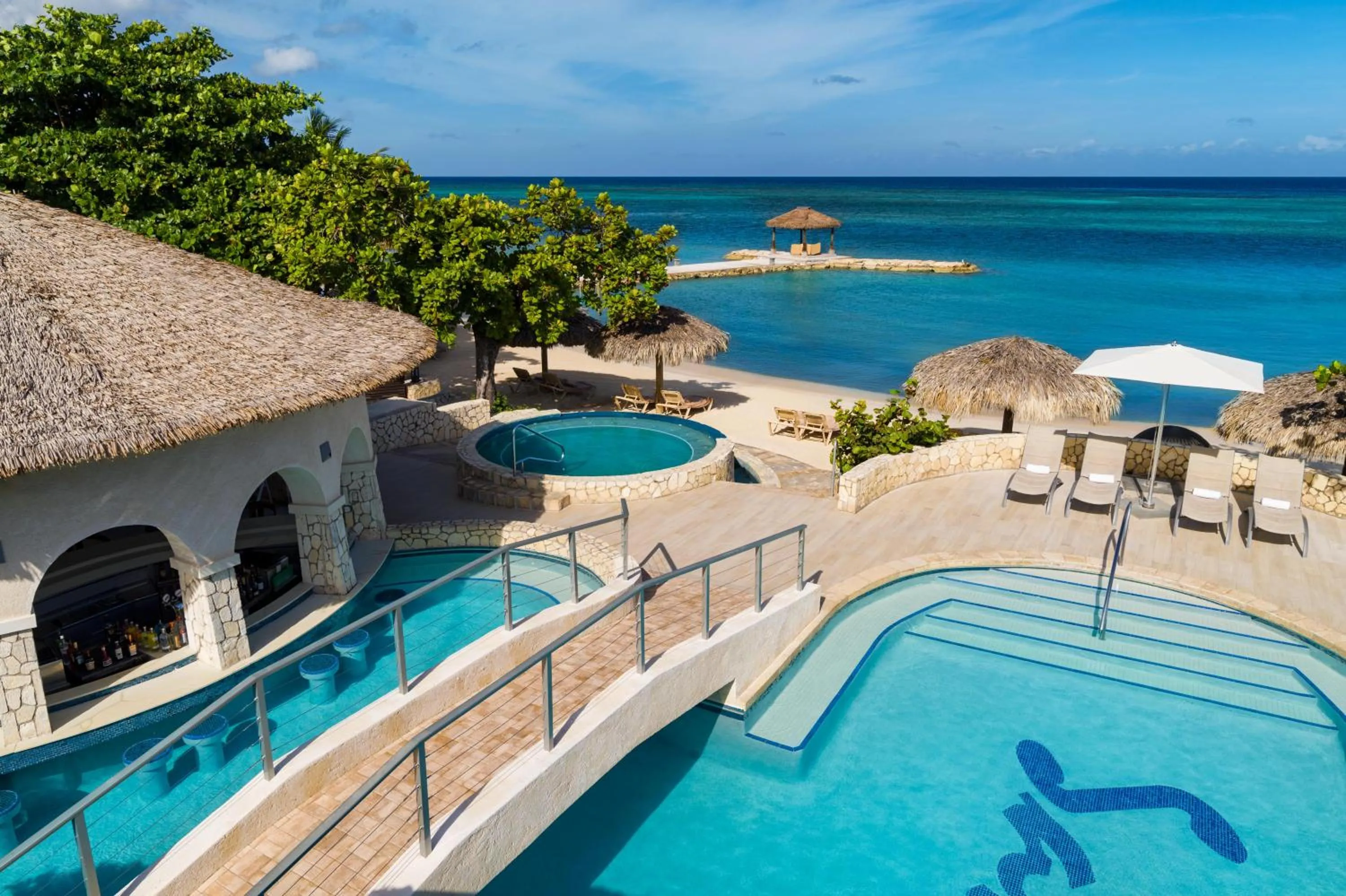 Swimming pool in Sandals Montego Bay All Inclusive - Couples Only
