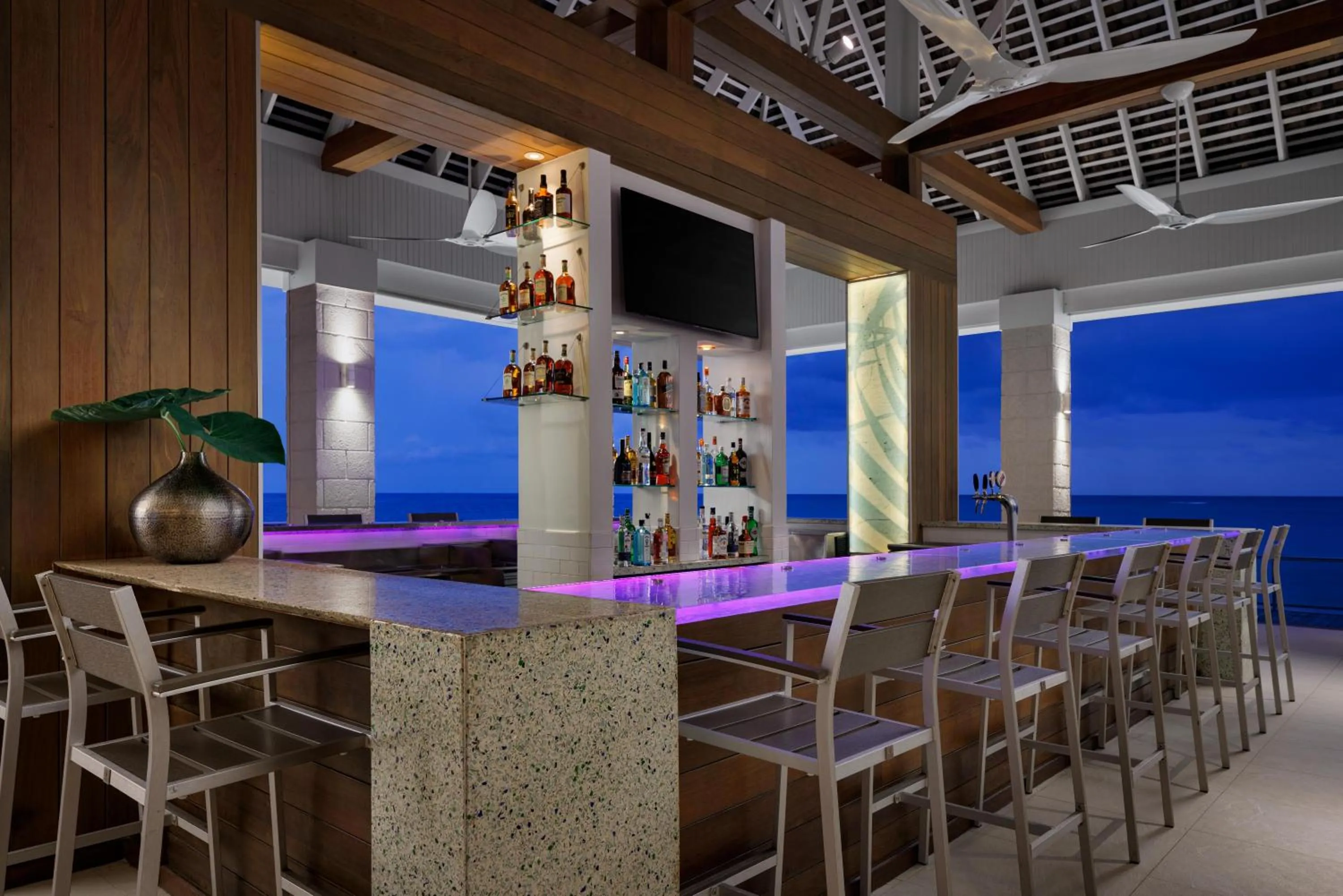 Lounge or bar in Sandals Montego Bay All Inclusive - Couples Only