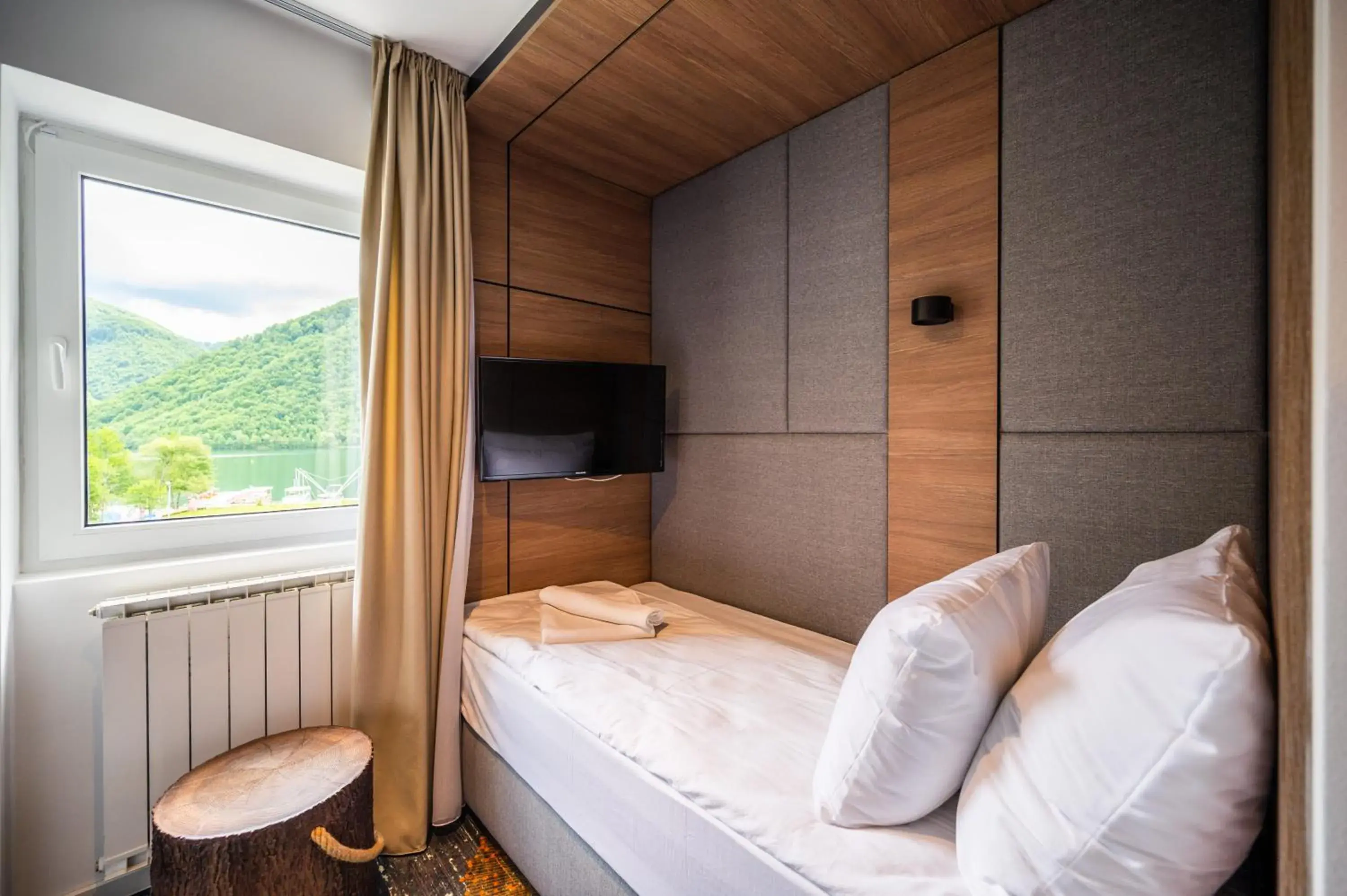Twin Room with Lake View in Hotel Plivsko jezero Twin Room with Lake View in Hotel Plivsko jezero