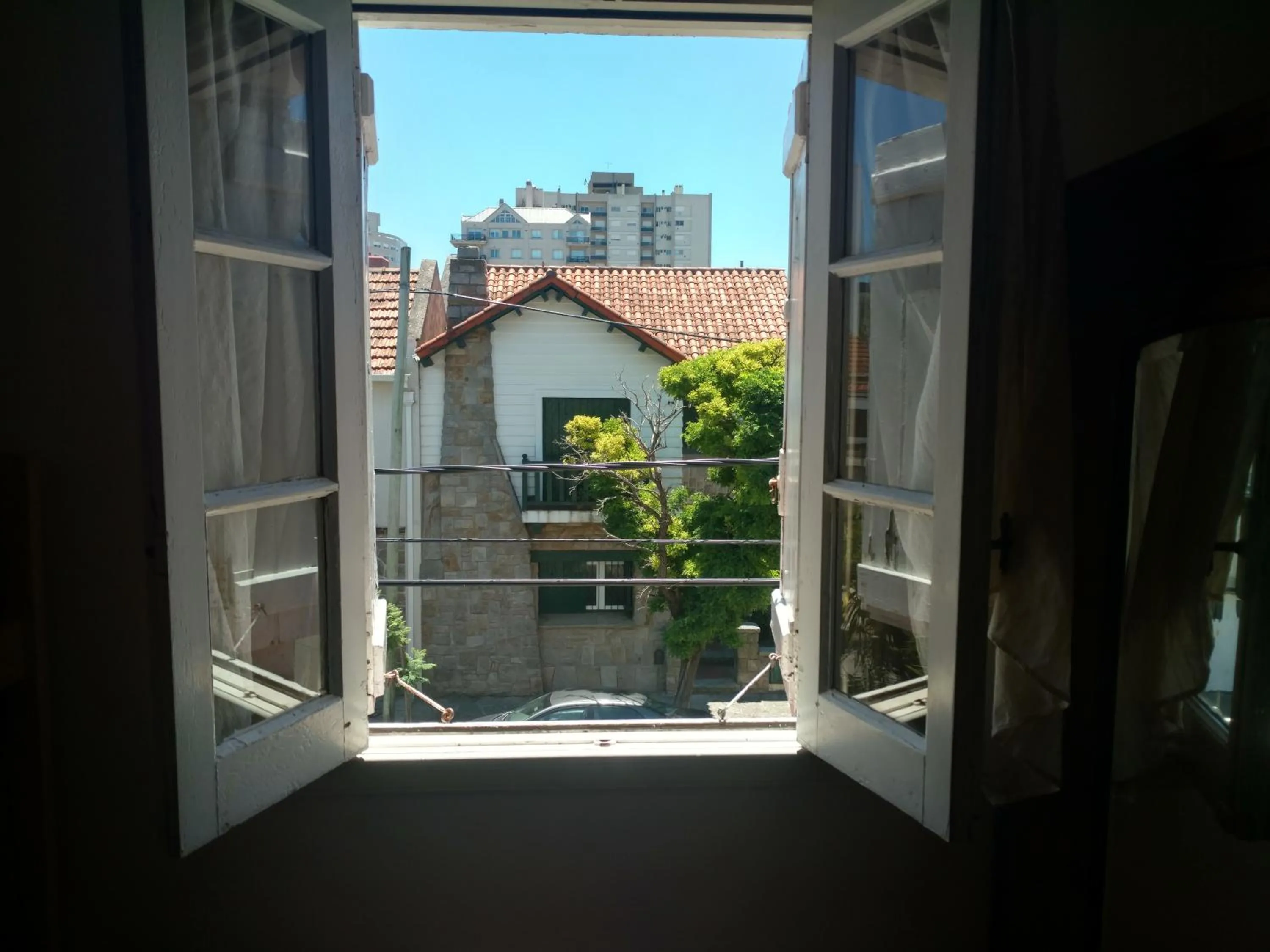 Quiet street view in Hostería Almirante Brown