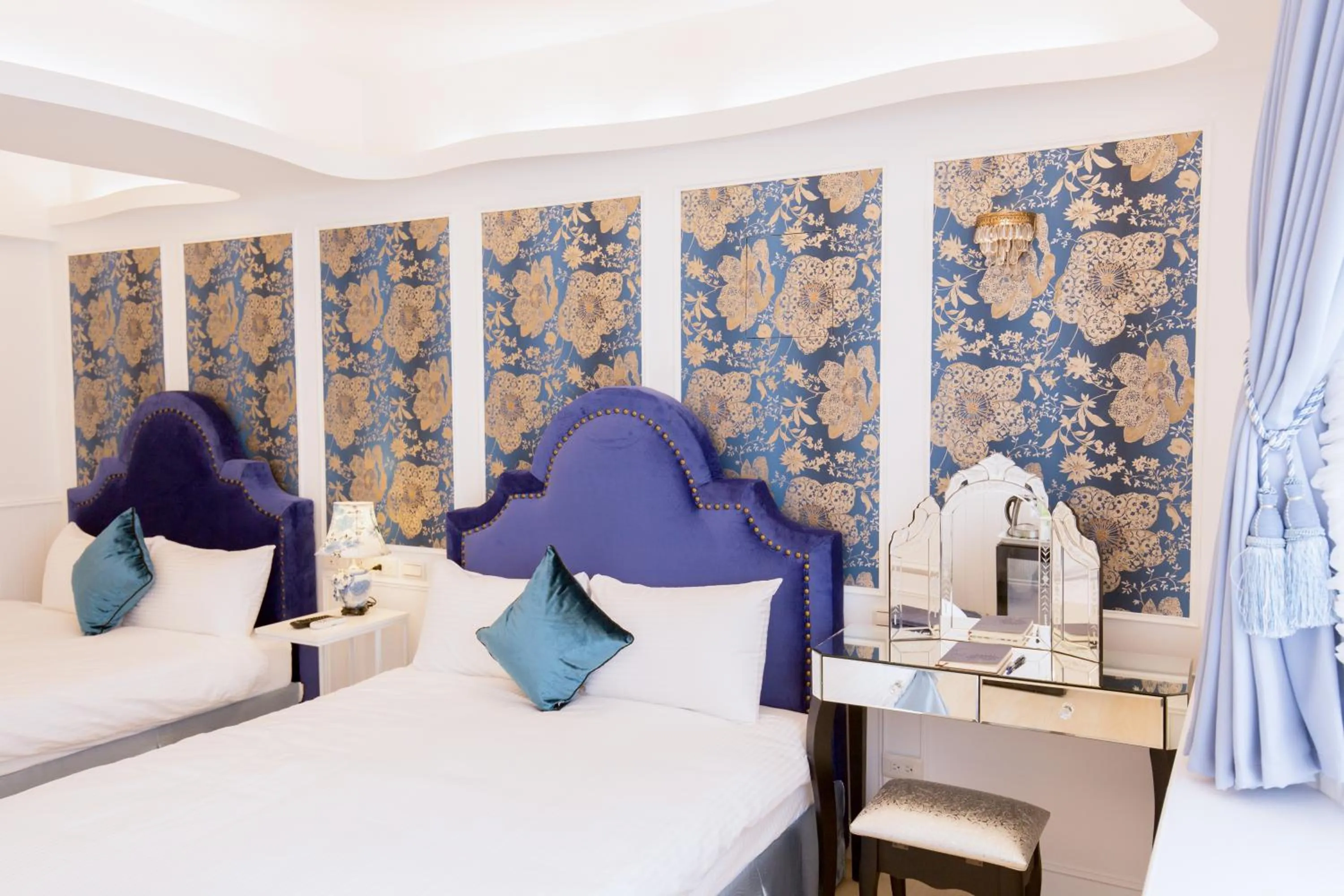 Seating area, Bed in 瑞豐夜市 Welcome The Sun Enjoy The Moon