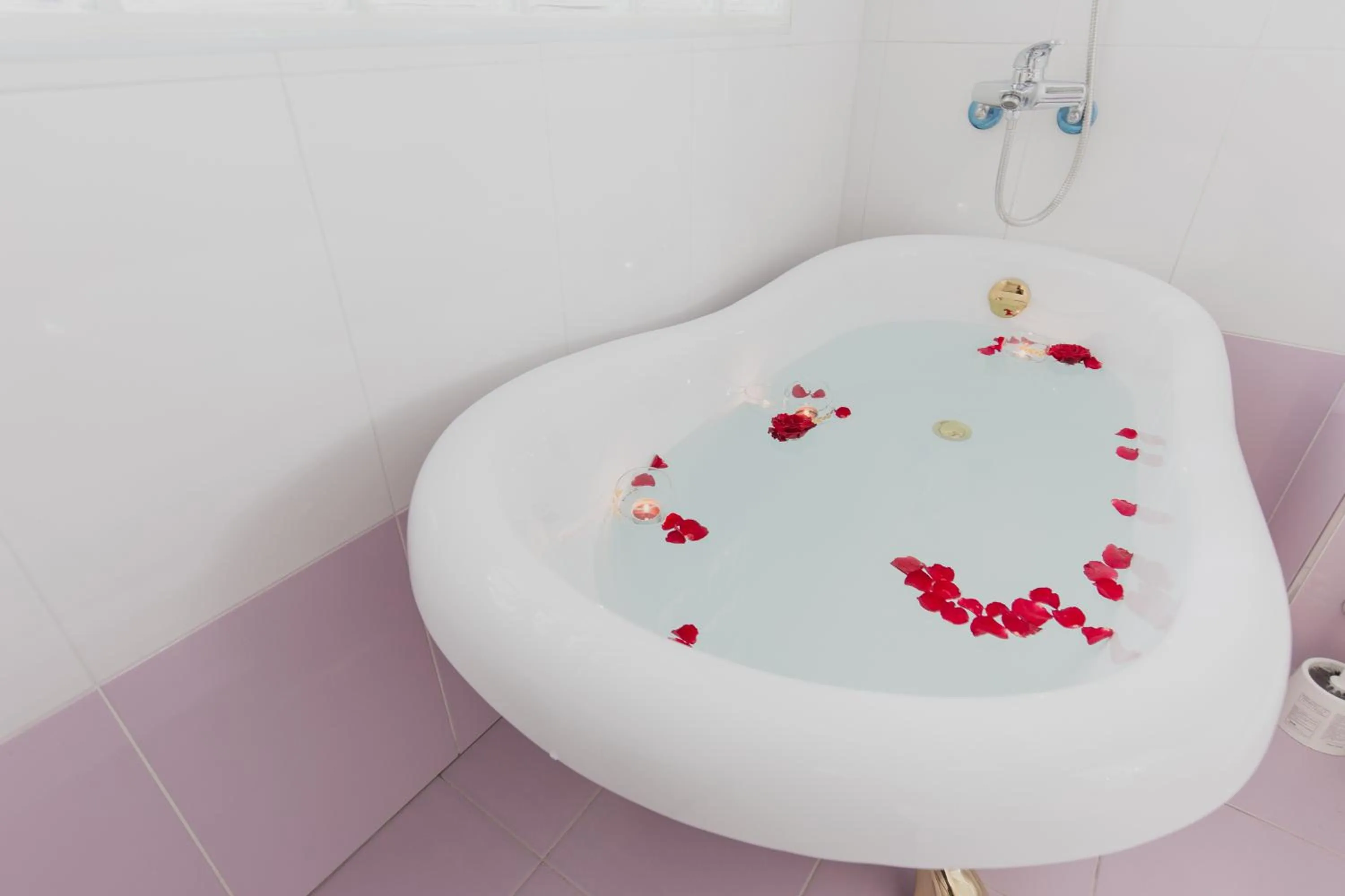 Swimming pool in 瑞豐夜市 Welcome The Sun Enjoy The Moon