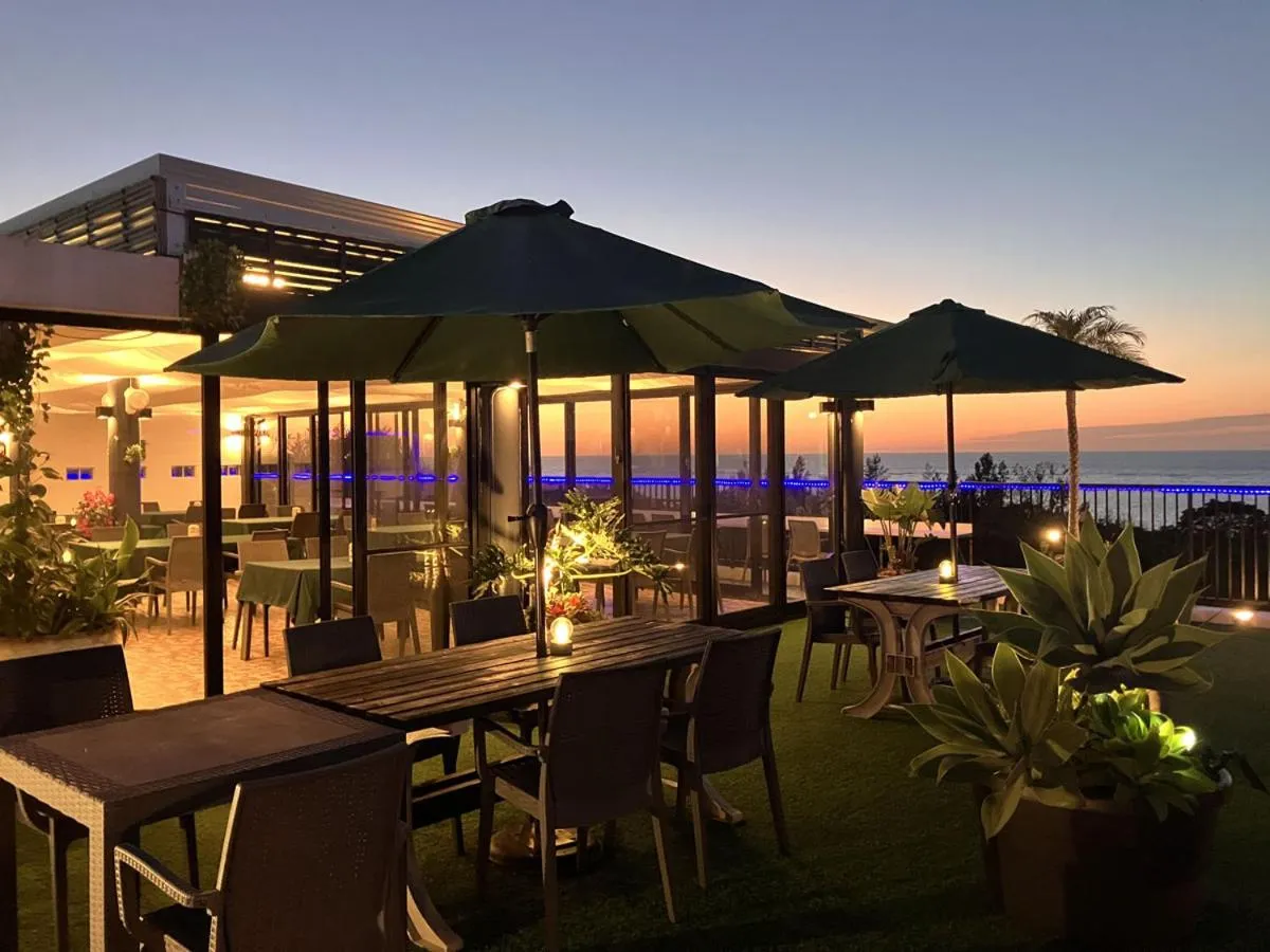 Restaurant/places to eat in The Peridot Smart Hotel Tancha Ward