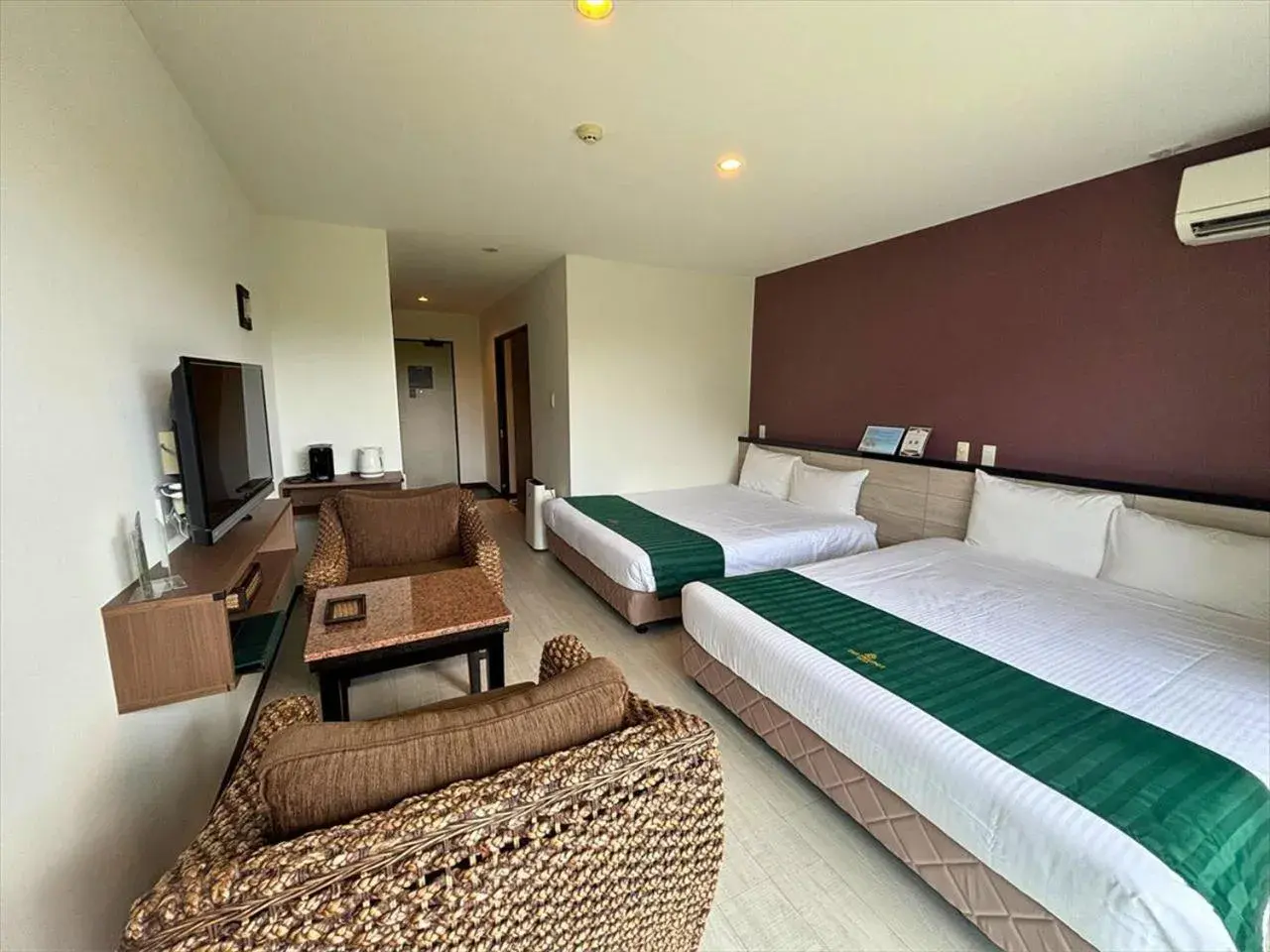 Queen Room with Two Queen Beds - single occupancy in The Peridot Smart Hotel Tancha Ward Queen Room with Two Queen Beds - single occupancy in The Peridot Smart Hotel Tancha Ward