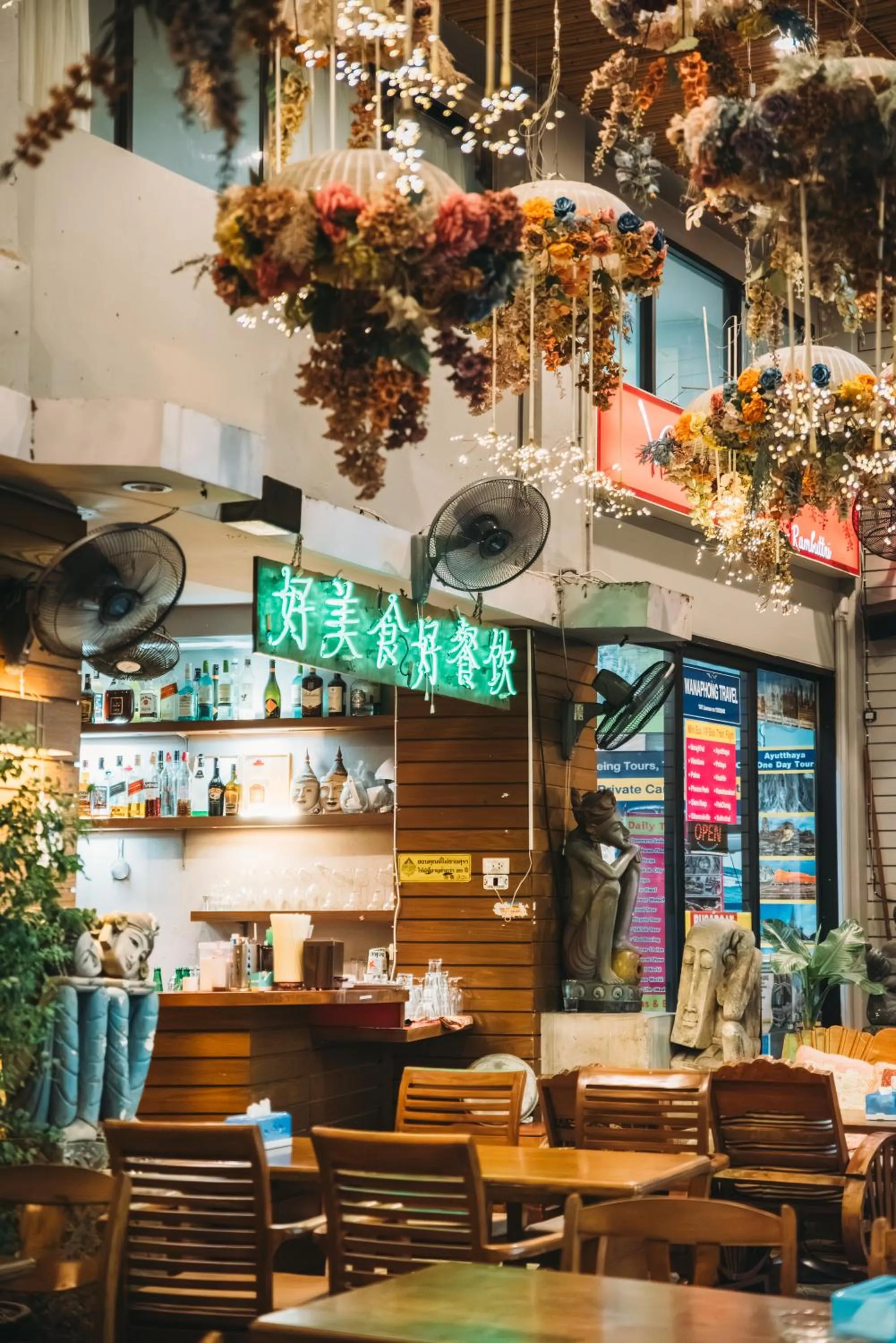 Restaurant/places to eat in Villa Cha-Cha Khaosan Rambuttri