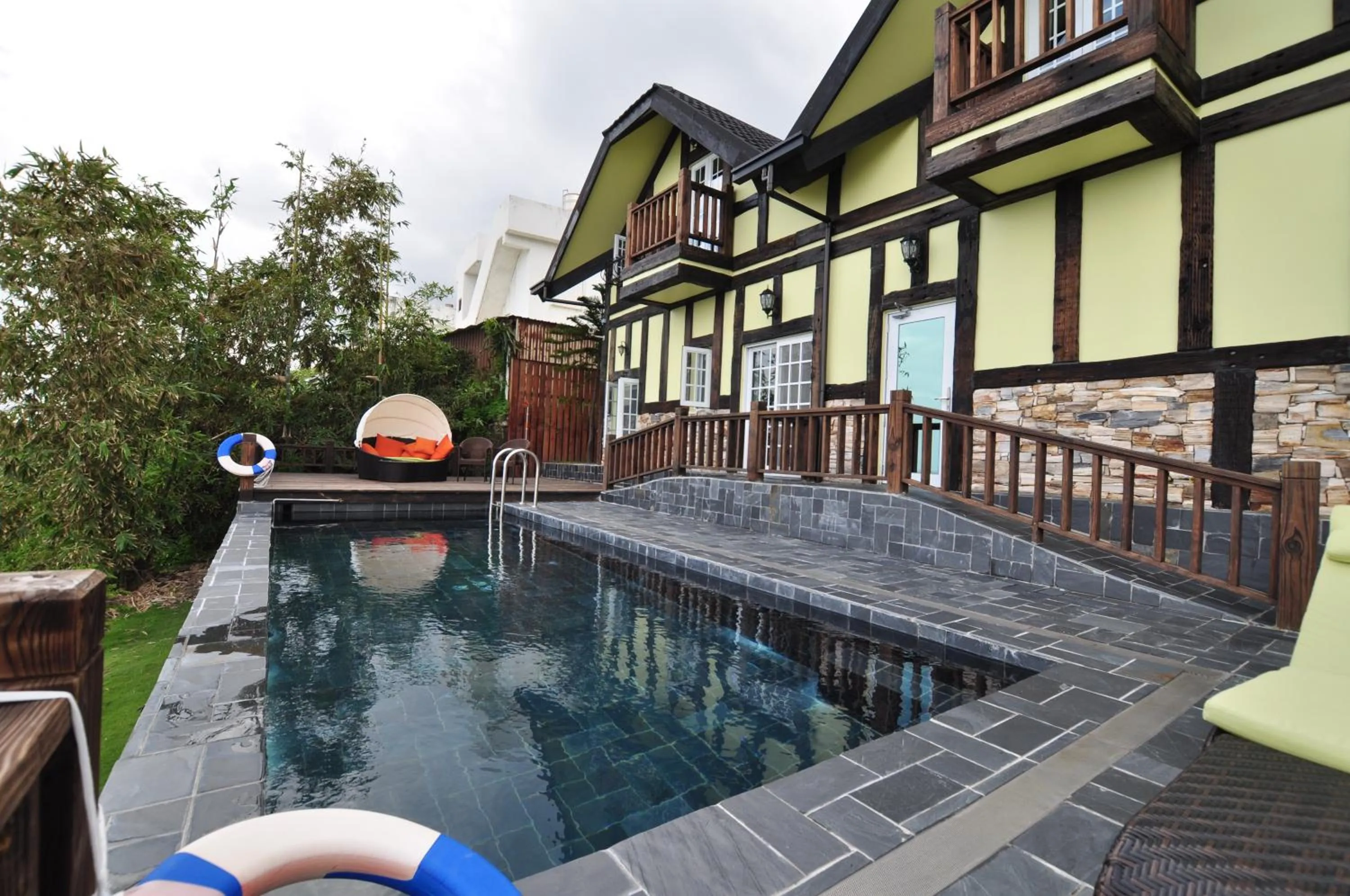 Swimming pool in Stuart Villa