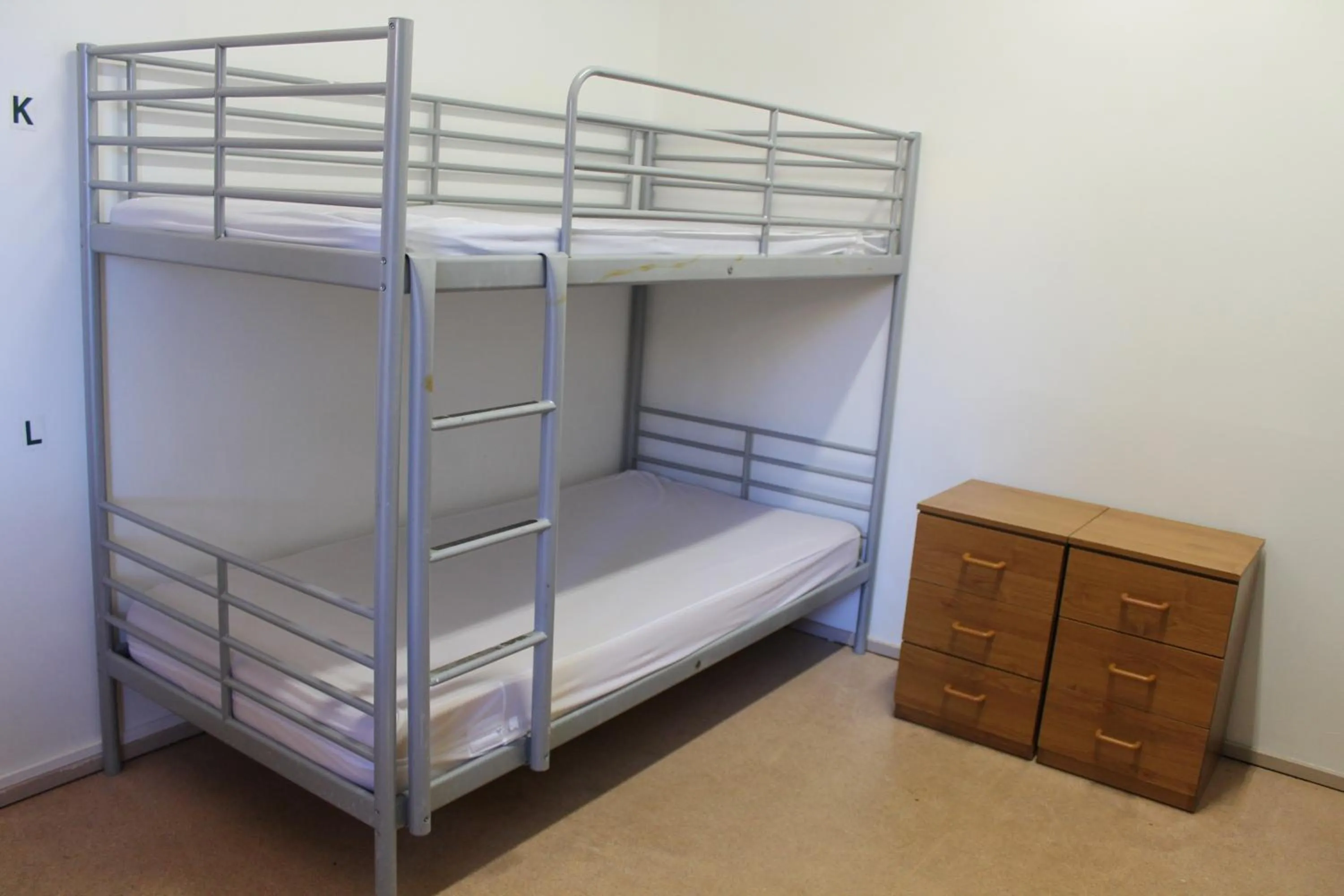 bunk bed, Bed in Roey Backpackers and Party Bar