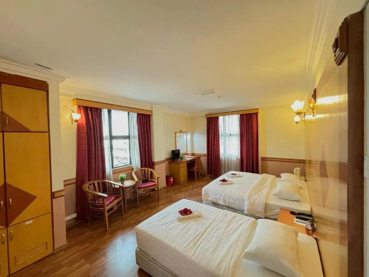 Bed in Flora Place Hotel Bed in Flora Place Hotel