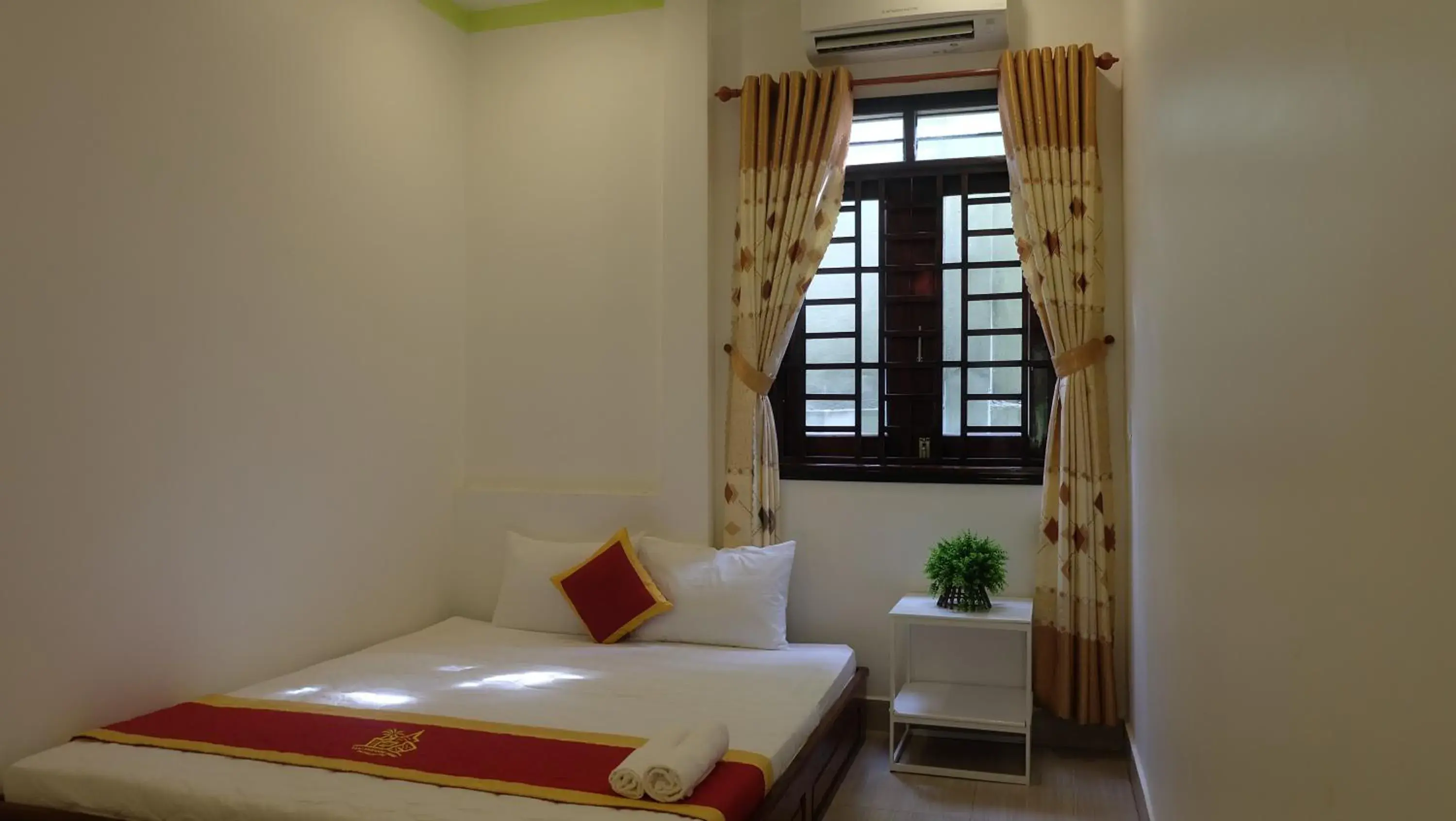 Bed in Mai Binh Phuong Bungalow Bed in Mai Binh Phuong Bungalow