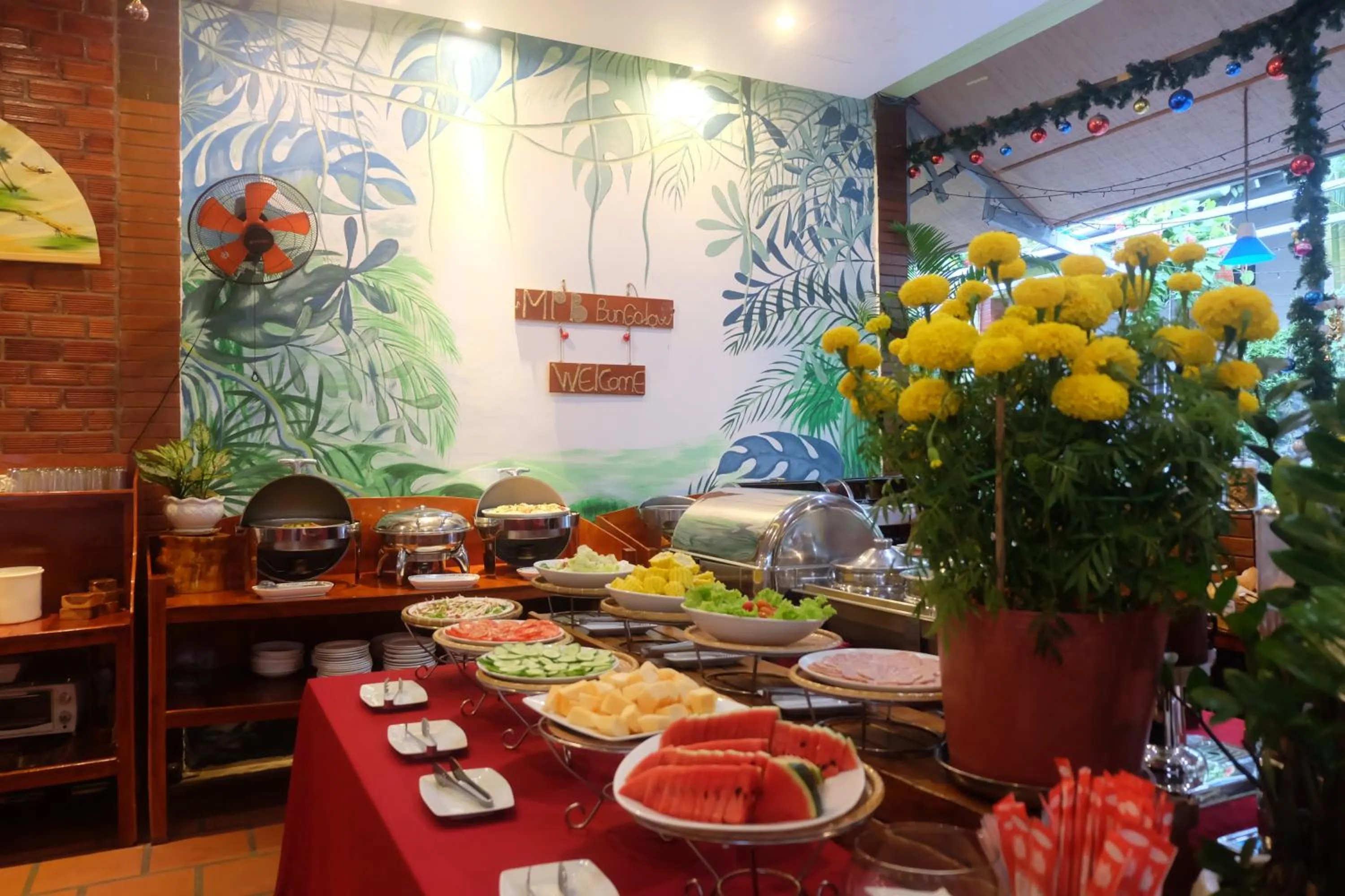 Food and drinks in Mai Binh Phuong Bungalow