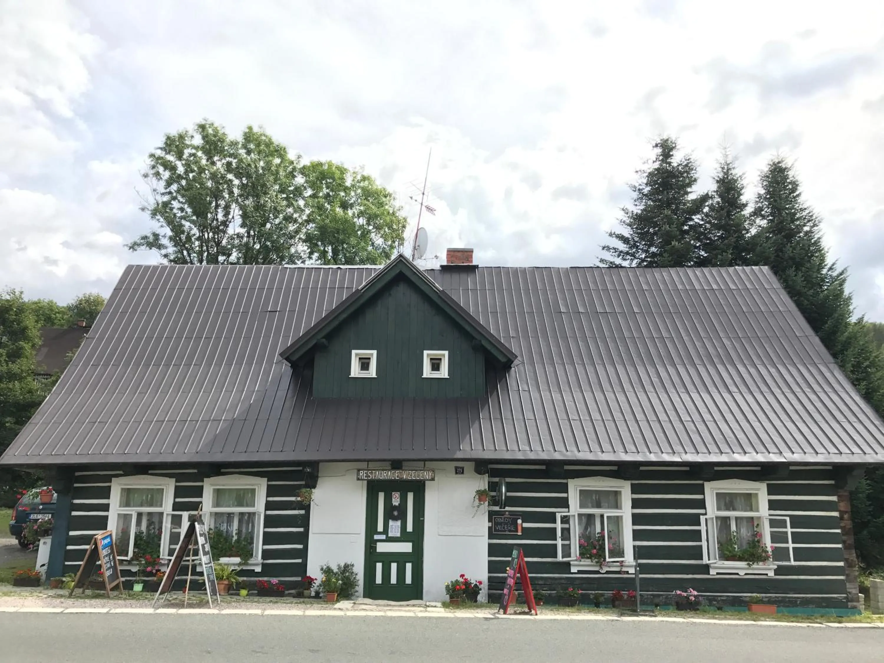 Restaurant/places to eat in Penzion "V Zelený"