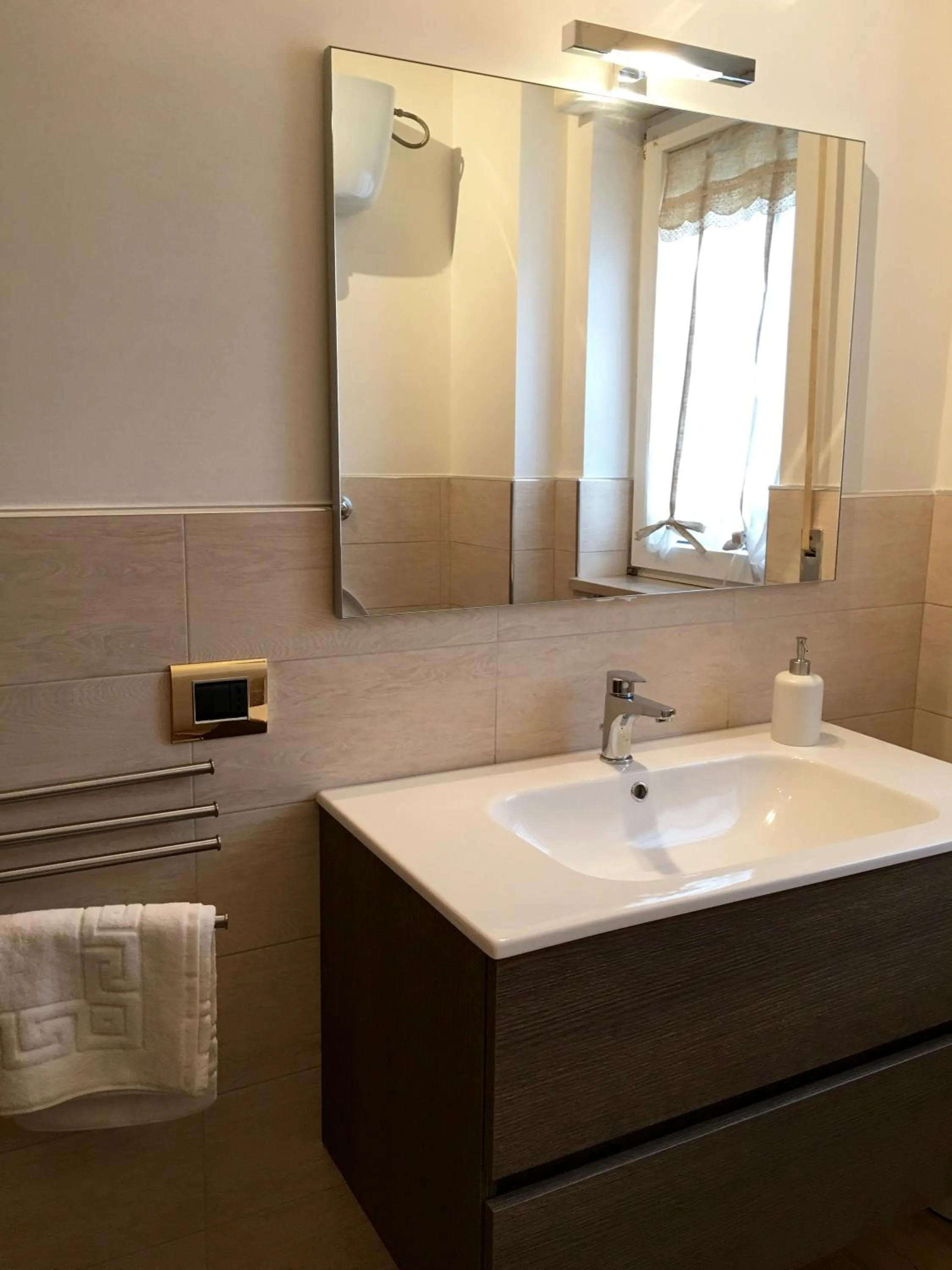 Bathroom in Hibiscus