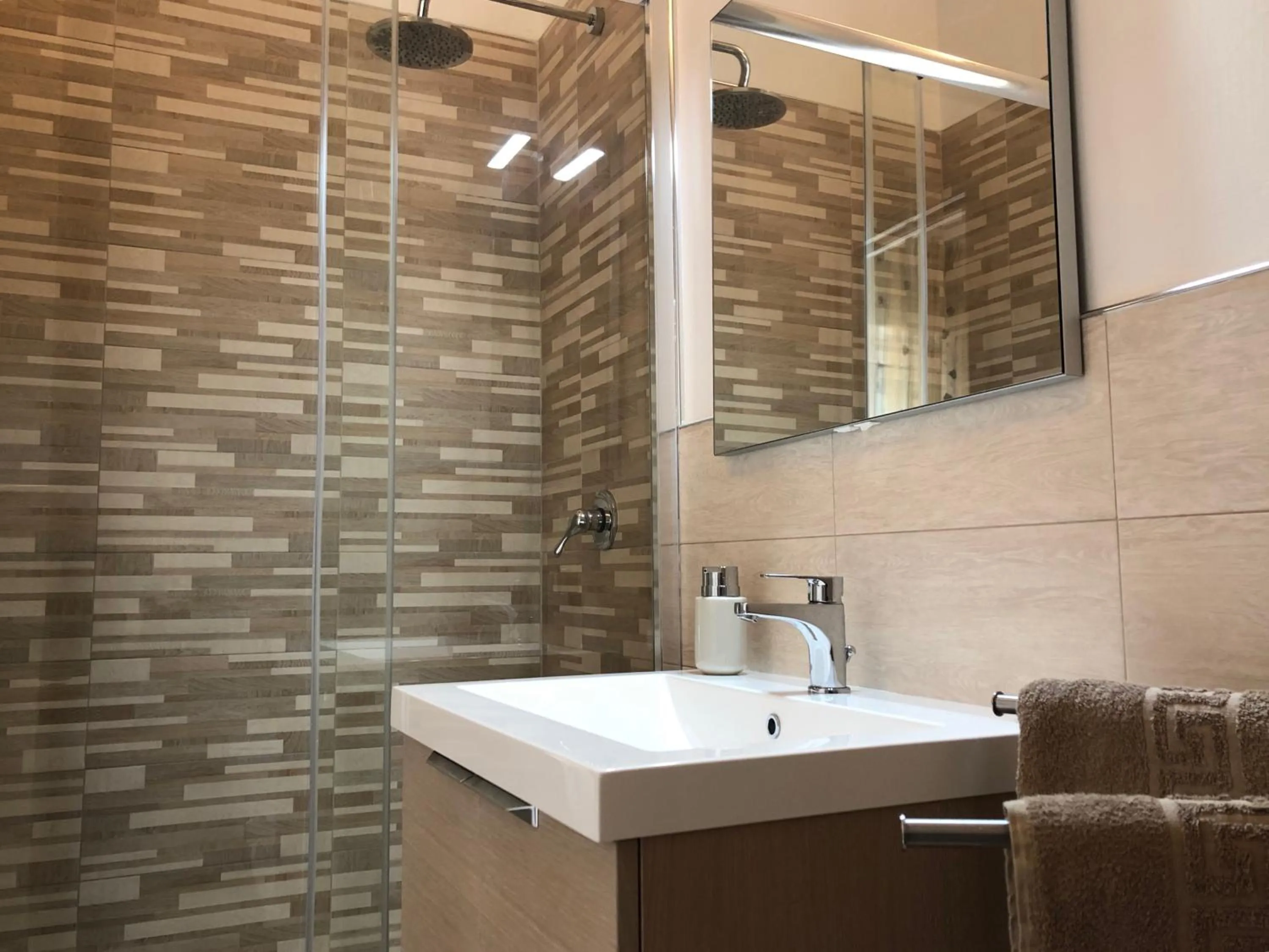 Bathroom in Hibiscus