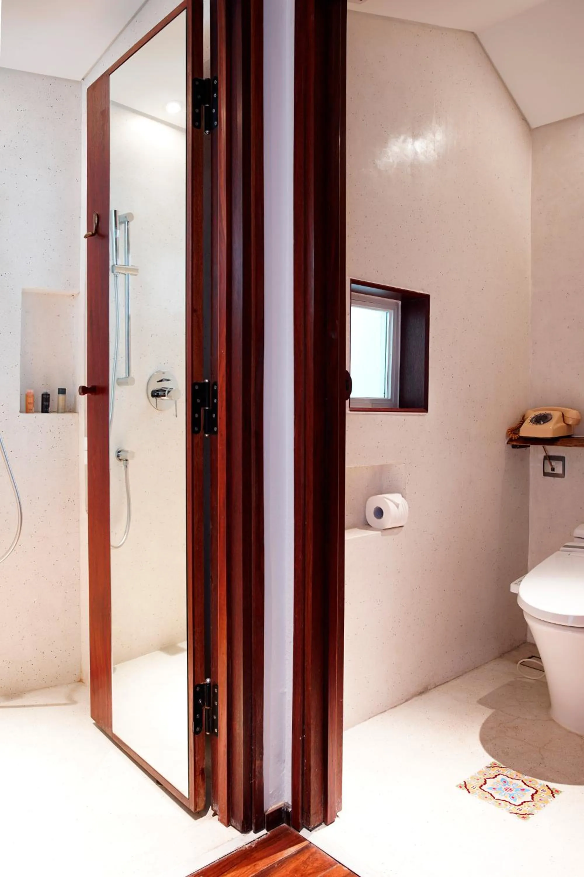 Toilet in The Myst Dong Khoi