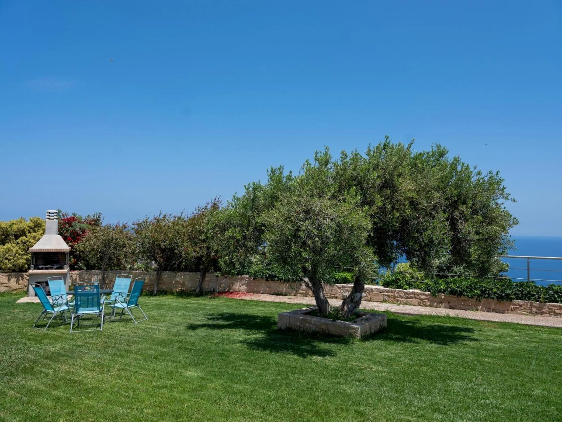 Garden in Luxury Villa Hara with private pool