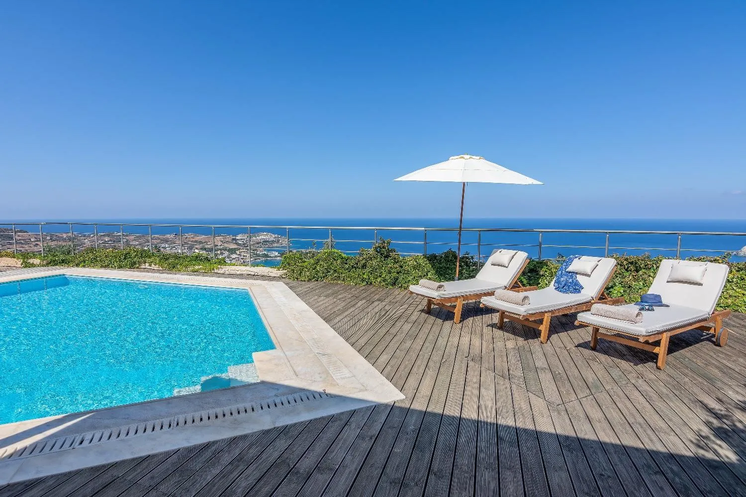 Area and facilities in Luxury Villa Hara with private pool