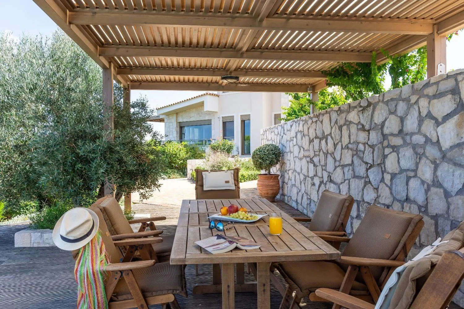 Dining area in Luxury Villa Hara with private pool