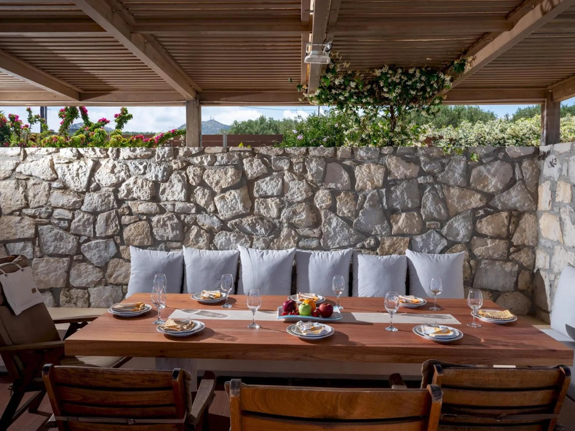 Dining area in Luxury Villa Hara with private pool