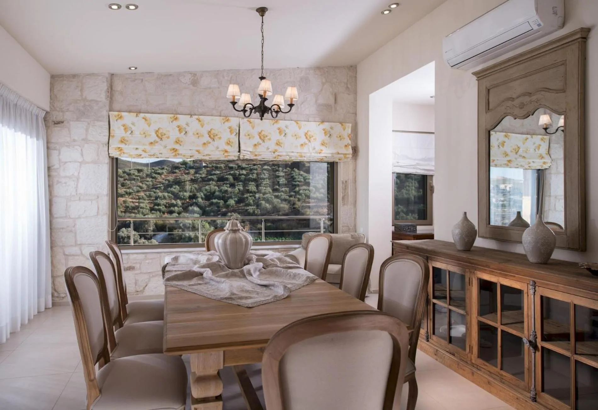 Dining area in Luxury Villa Hara with private pool