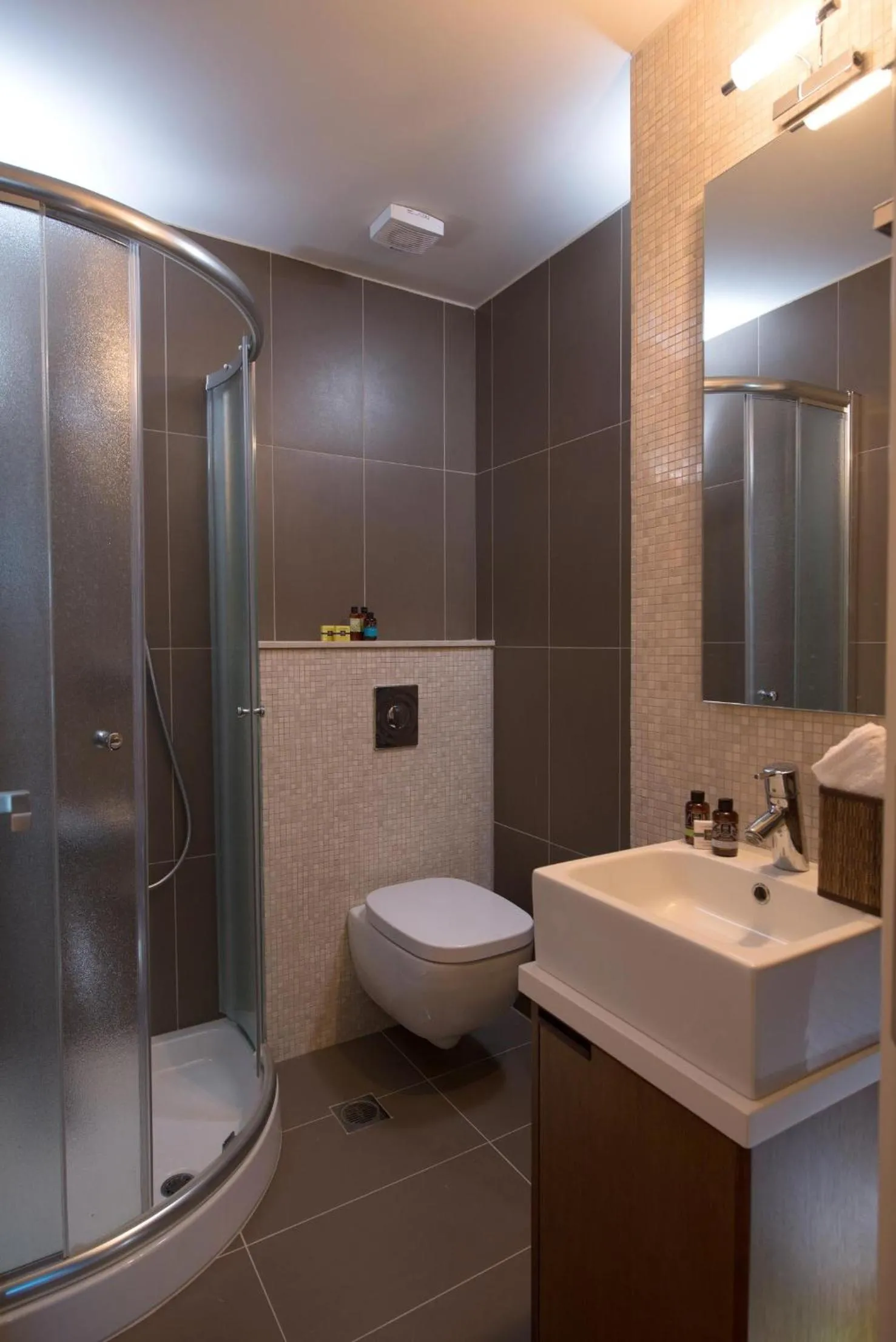 Toilet in Luxury Villa Hara with private pool