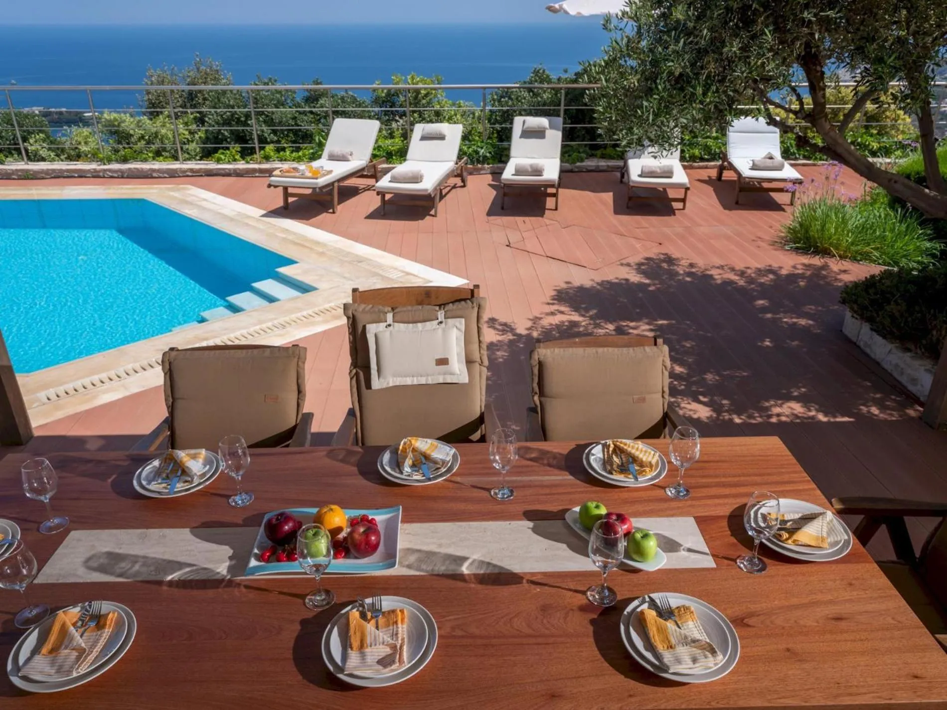 Dining area in Luxury Villa Hara with private pool