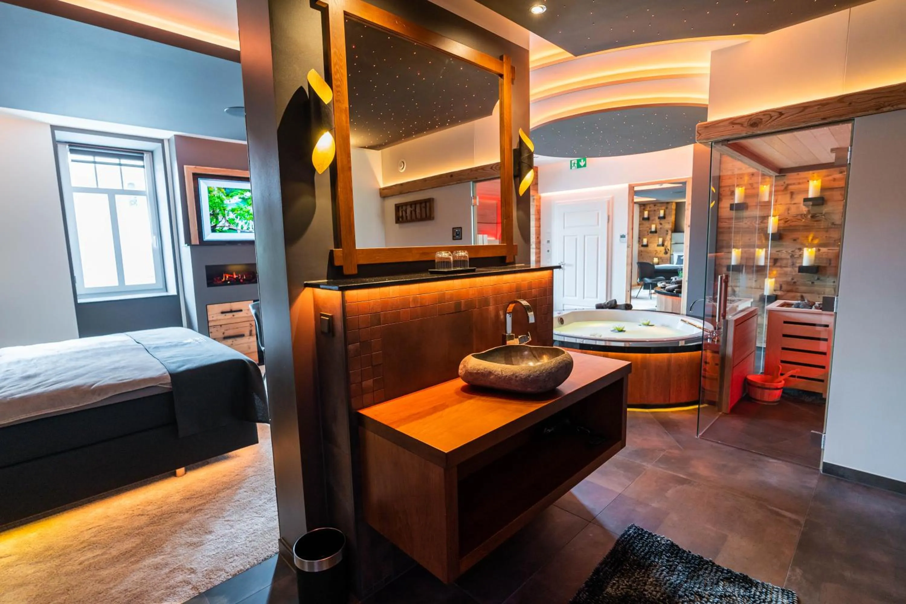 Bathroom, Bed in Hotel SPA VILLA Beauty & Wellness Resort