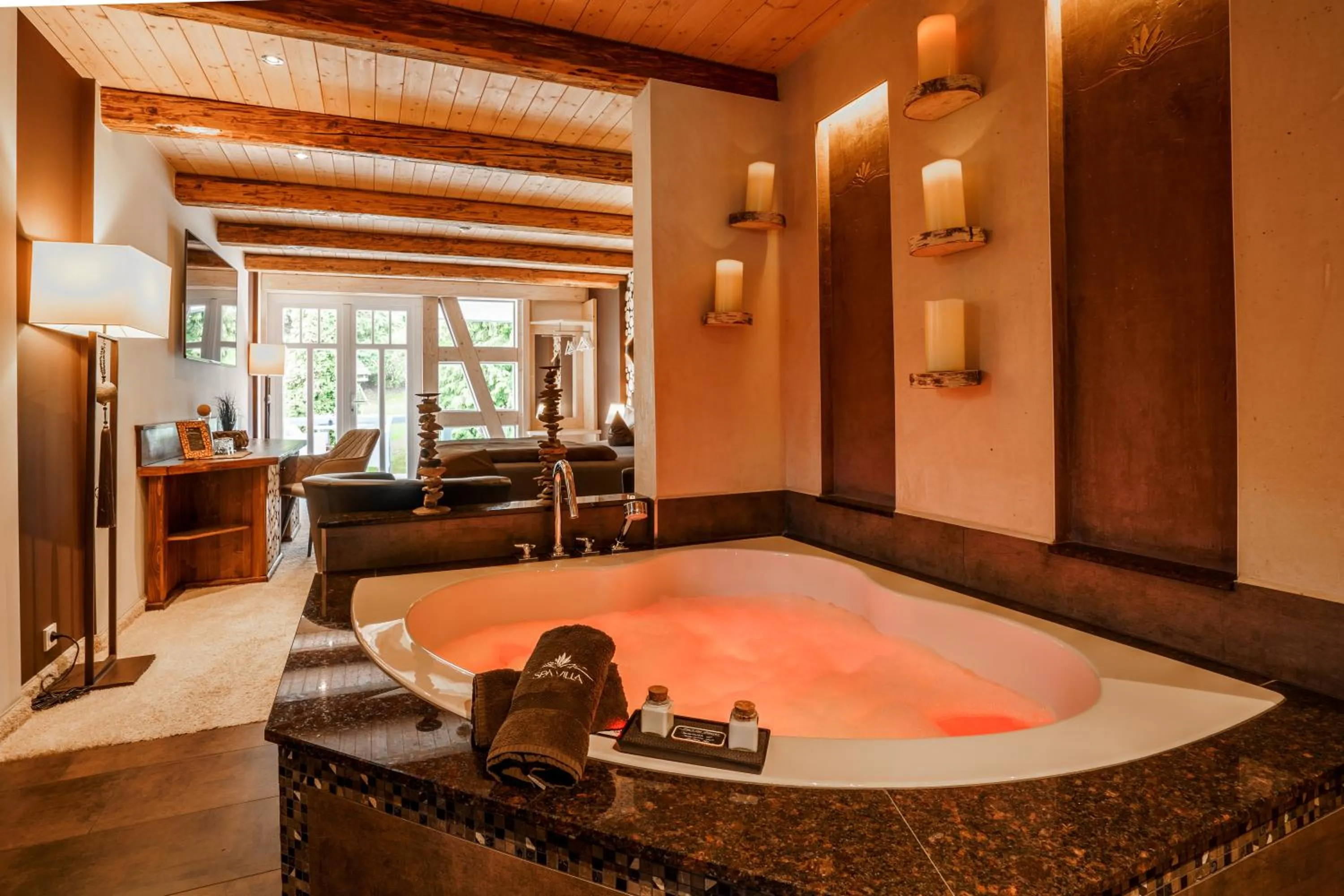 Hot Tub in Hotel SPA VILLA Beauty & Wellness Resort