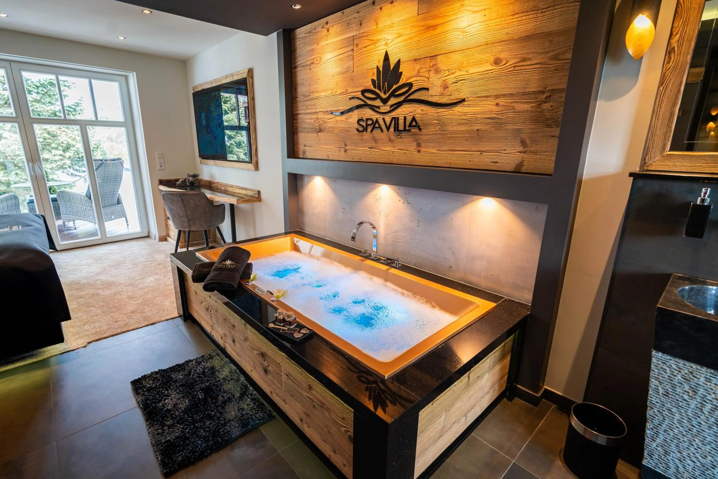 Hot Tub in Hotel SPA VILLA Beauty & Wellness Resort