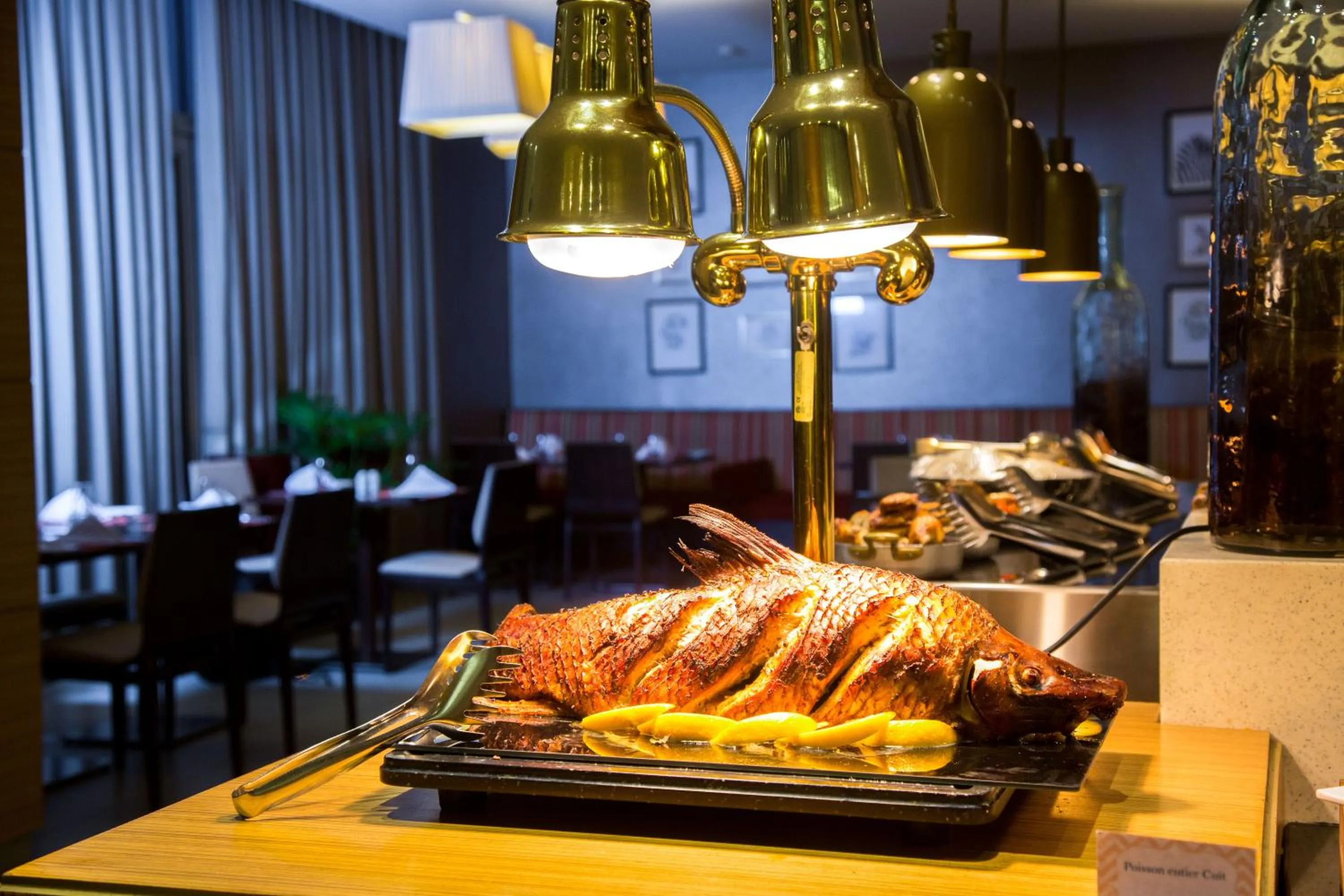 Restaurant/places to eat in Kin Plaza Arjaan by Rotana