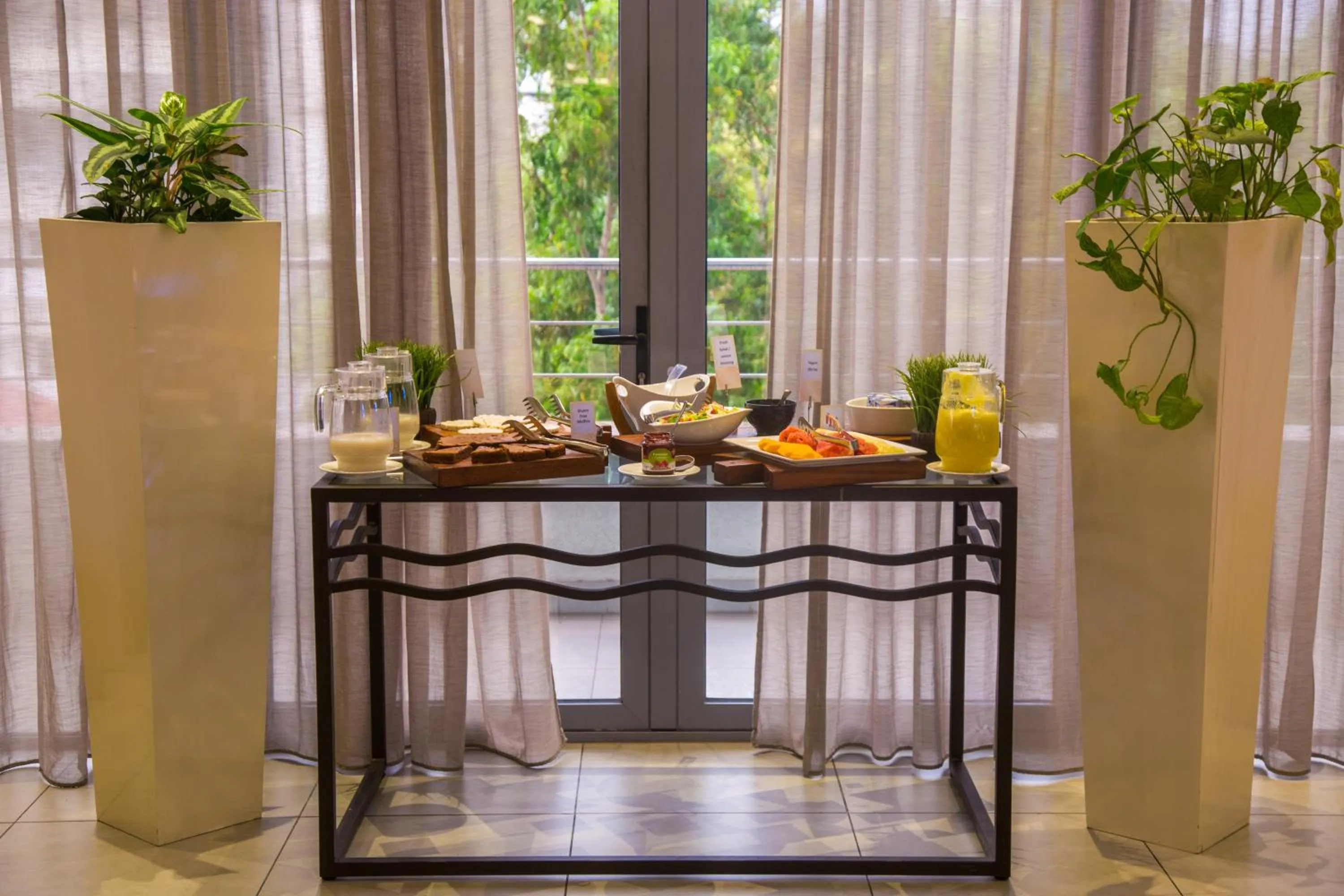 Continental breakfast in Kin Plaza Arjaan by Rotana