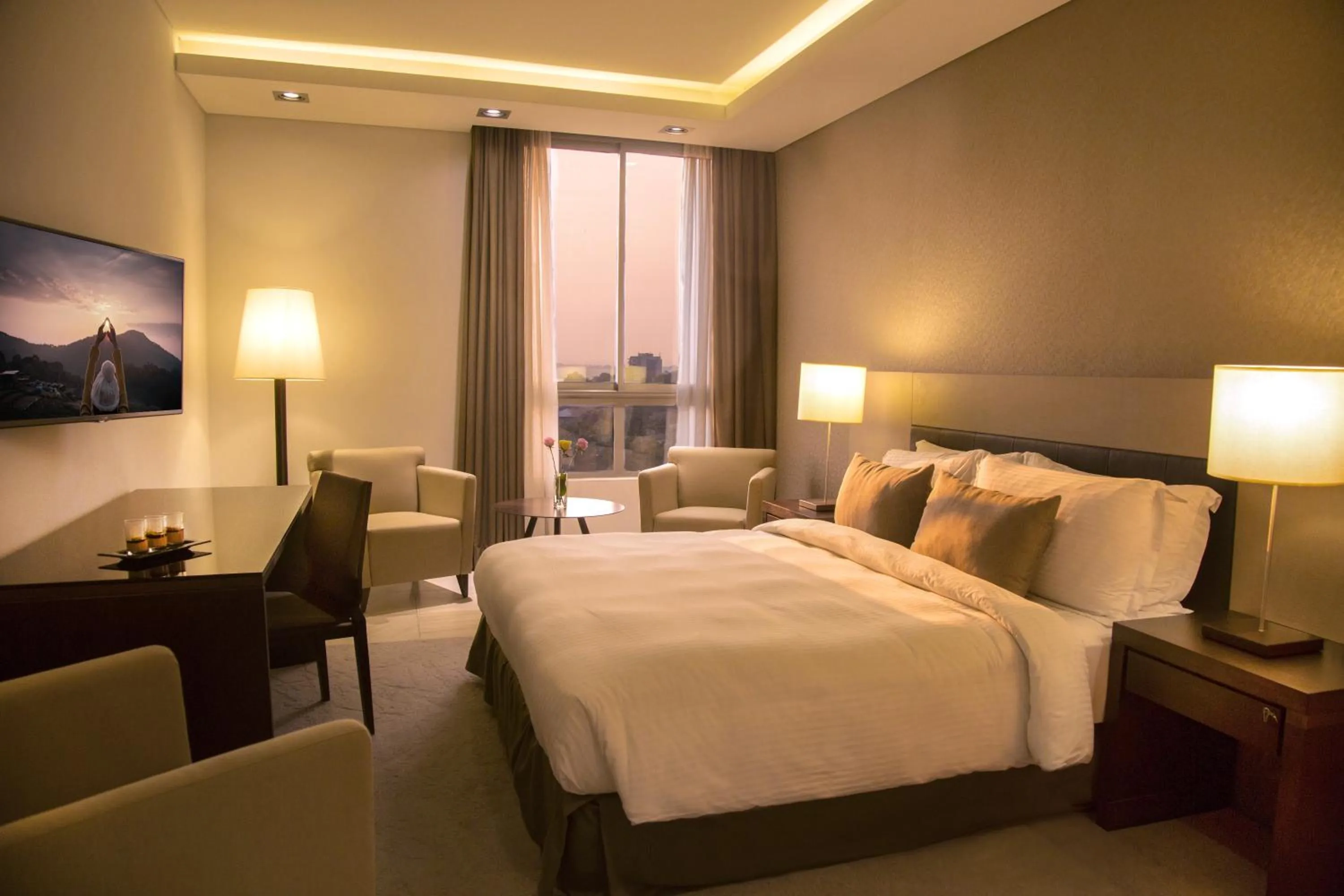 Bed in Kin Plaza Arjaan by Rotana