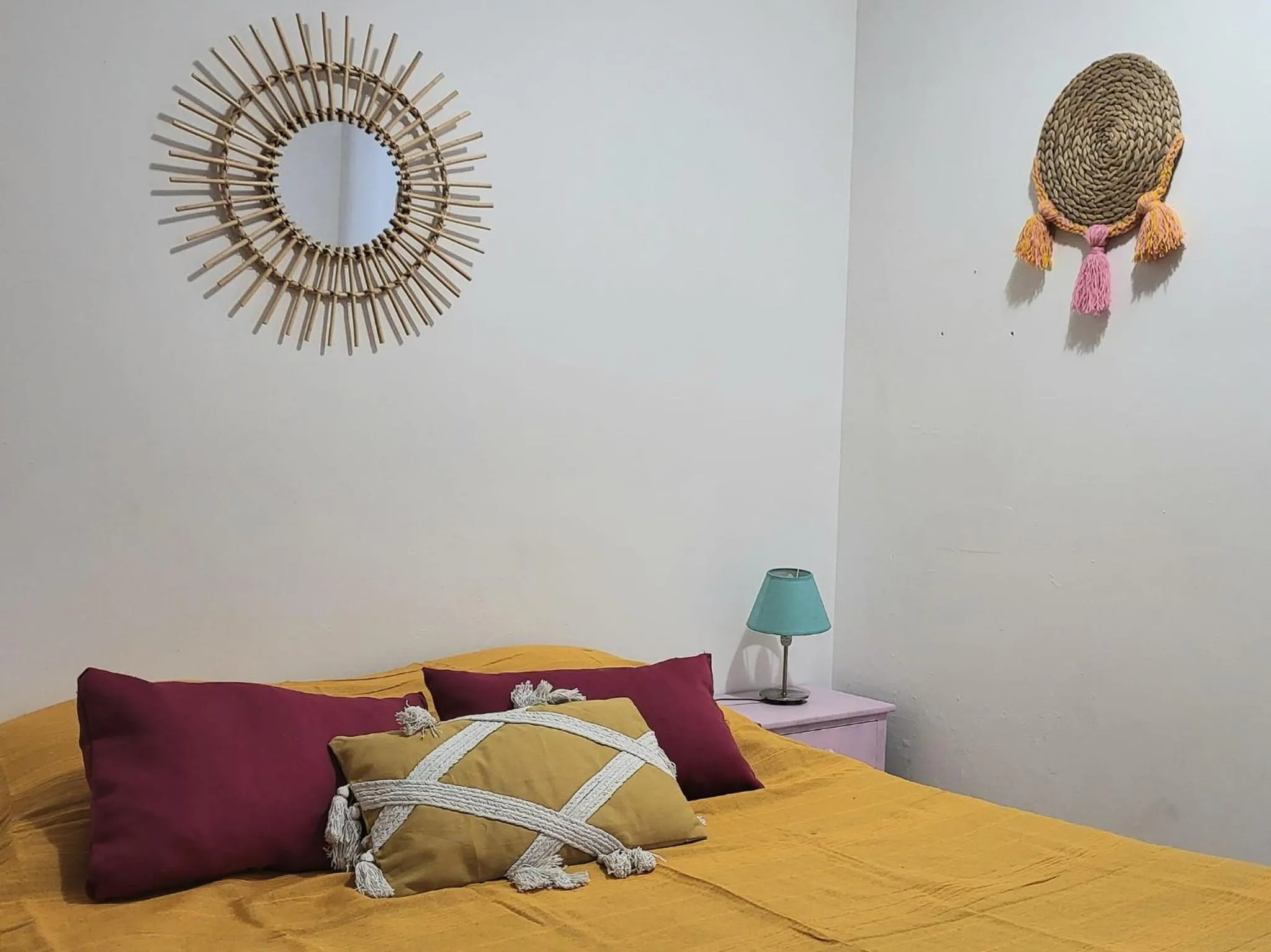 Bed in Abrivado Aimargues en petite camargue, parking intérieur, wifi, jardin