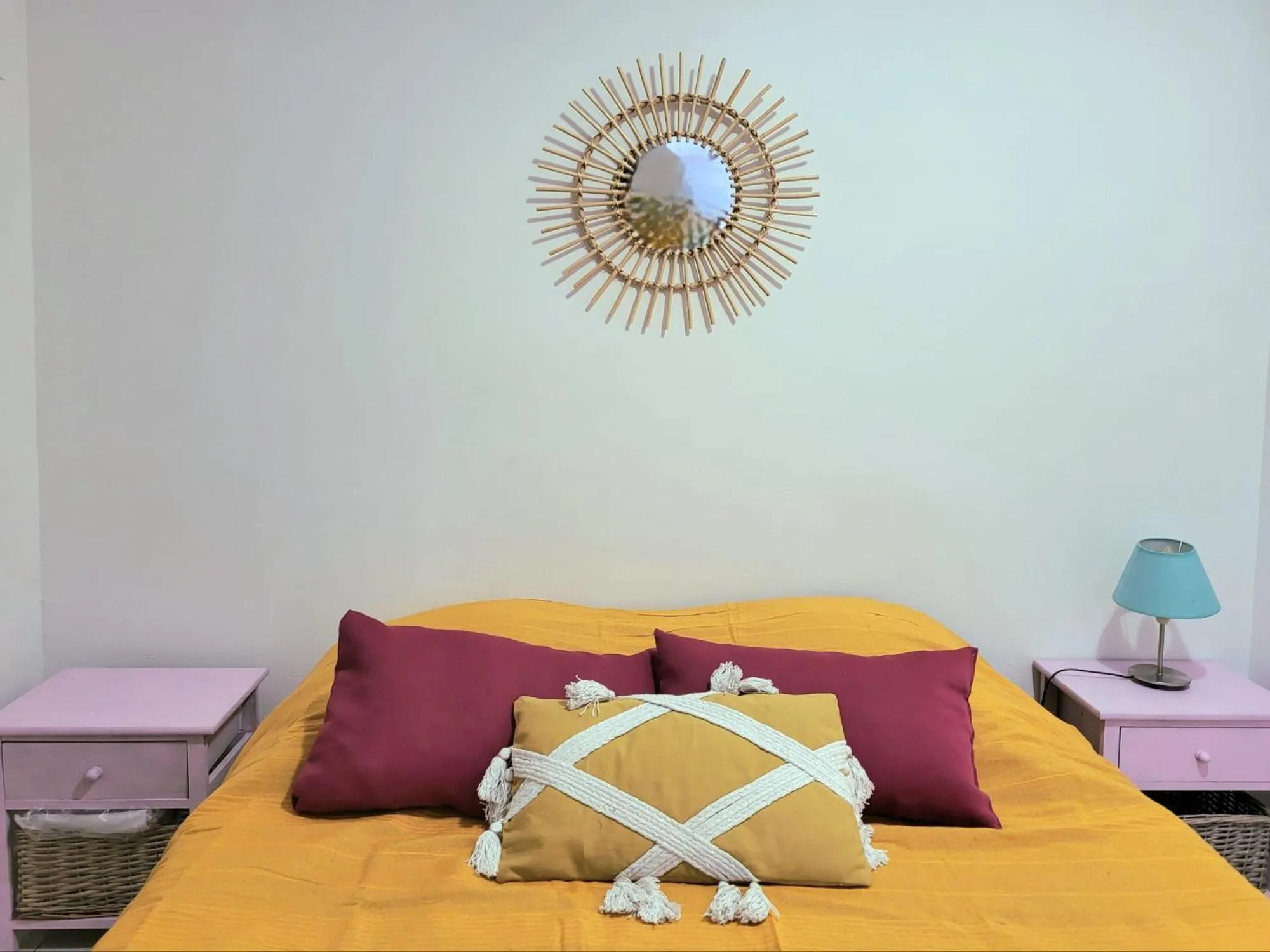 Bed in Abrivado Aimargues en petite camargue, parking intérieur, wifi, jardin
