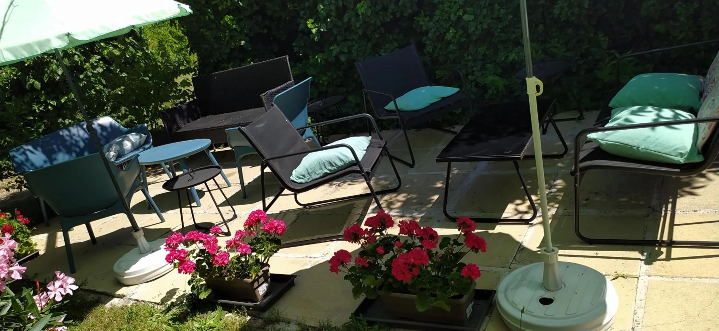 Patio in Abrivado Aimargues en petite camargue, parking intérieur, wifi, jardin