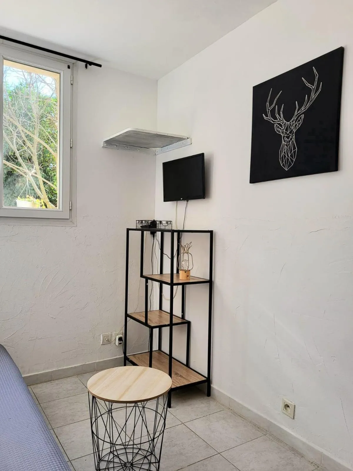 TV and multimedia in Abrivado Aimargues en petite camargue, parking intérieur, wifi, jardin