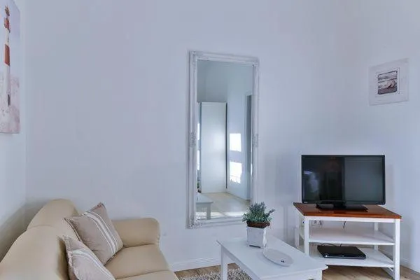 Appartement-5-mit-Suedbalkon-in-strandnaher-Lage-Baederstil-Villa-in-Wenningstedt-Sylt